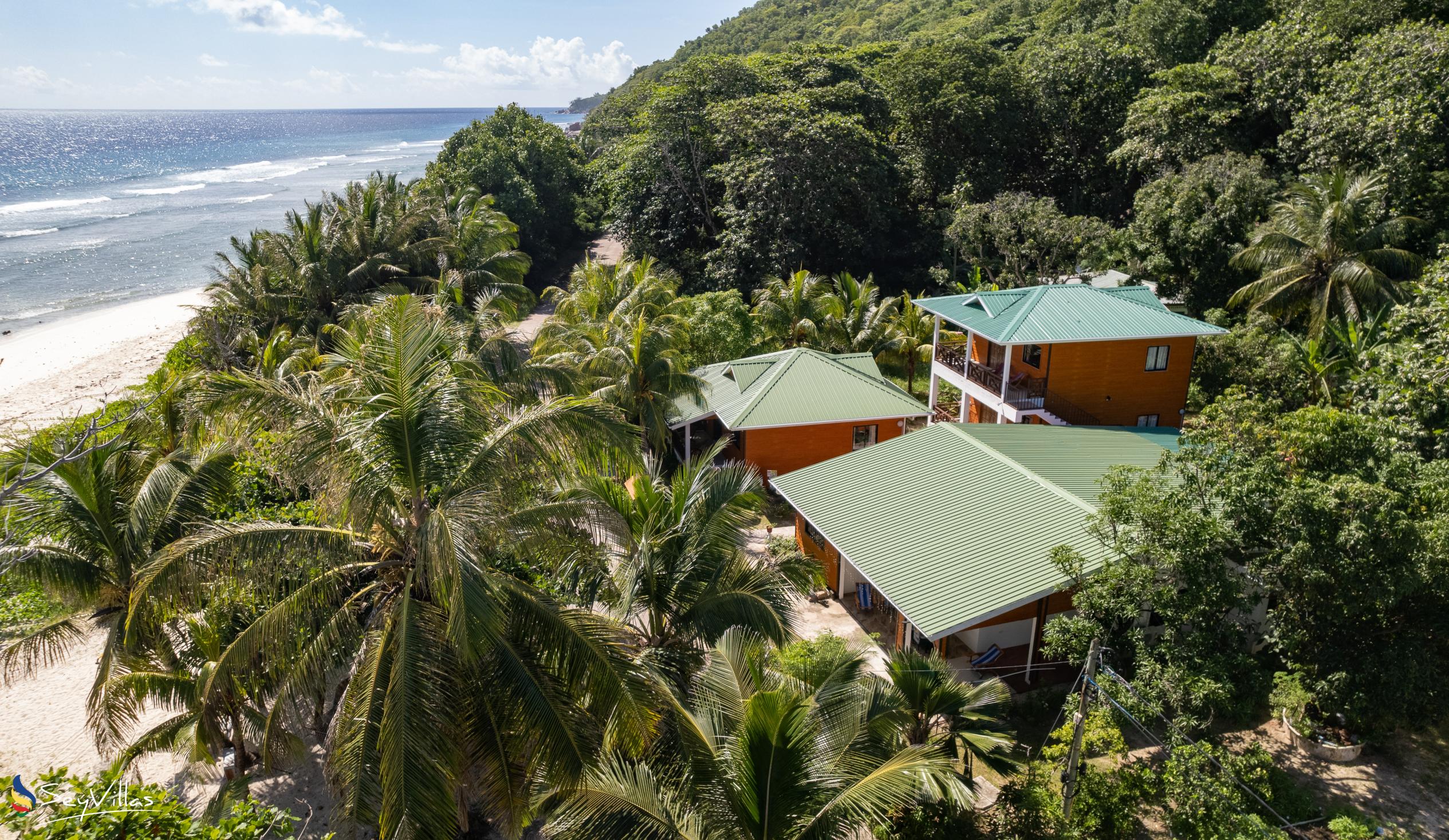 Photo 3: Anse Grosse Roche Beach Villa - Outdoor area - La Digue (Seychelles)