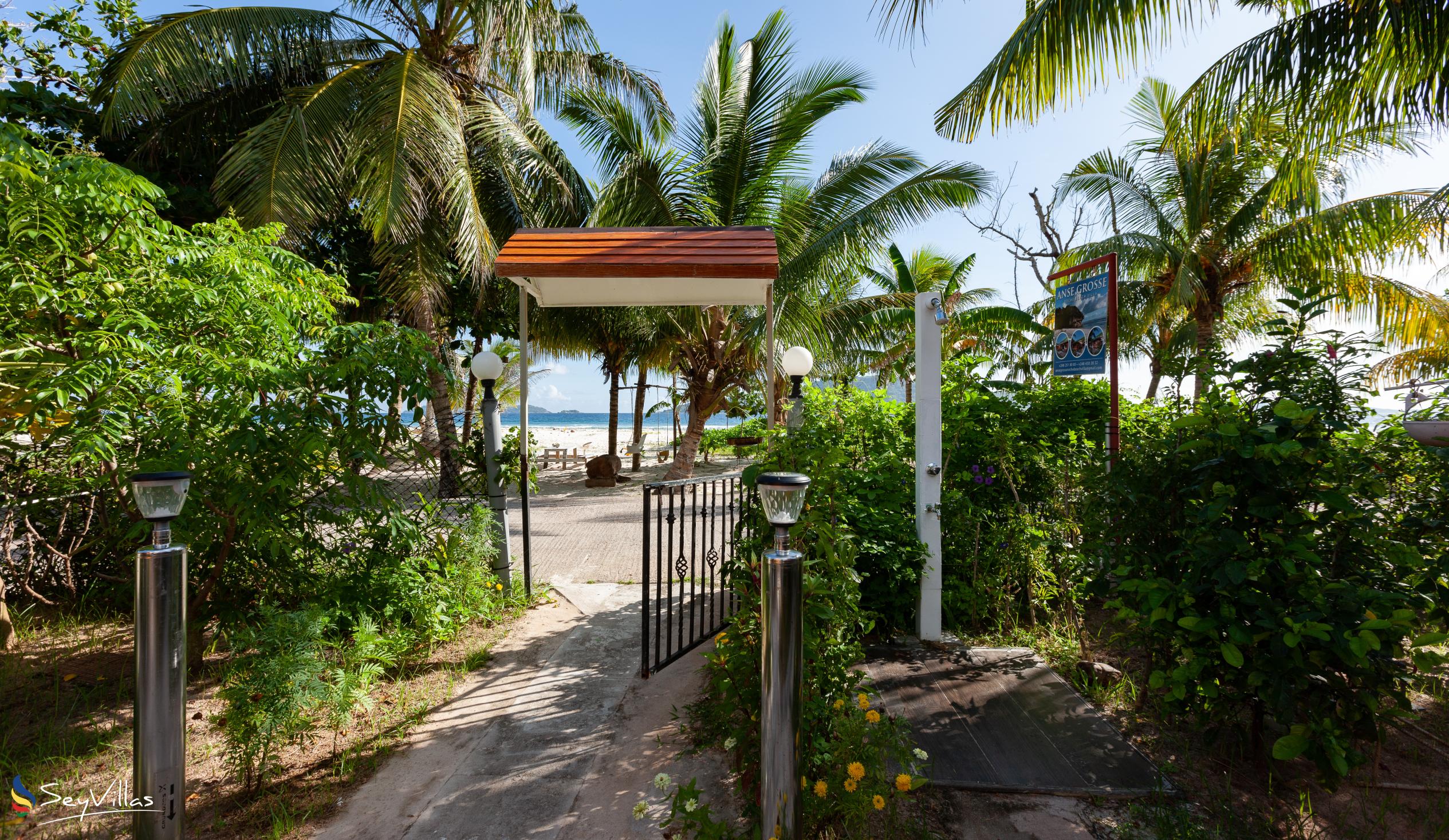 Photo 8: Anse Grosse Roche Beach Villa - Outdoor area - La Digue (Seychelles)