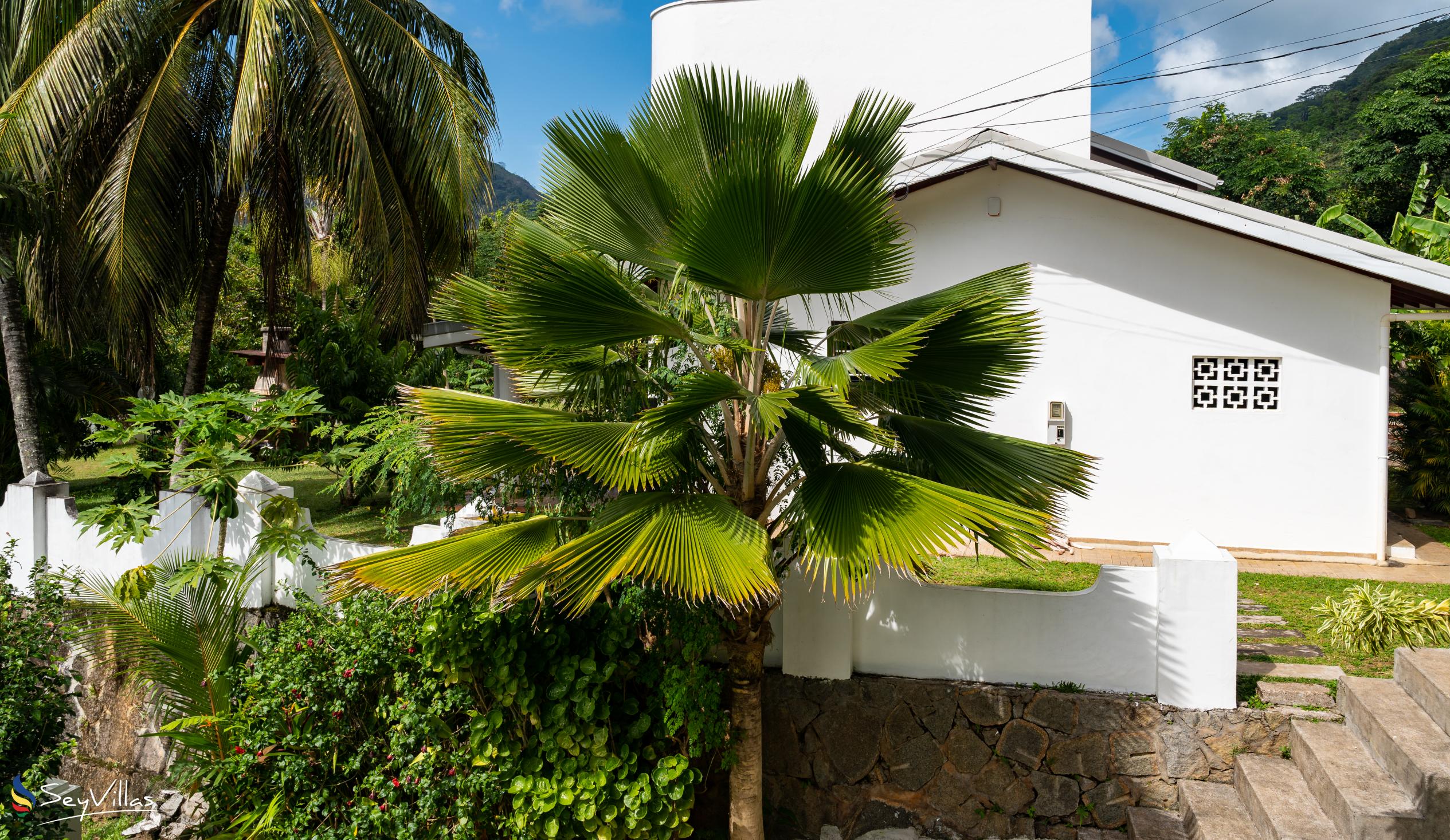 Foto 10: Bottle Palm Villa - Aussenbereich - Mahé (Seychellen)