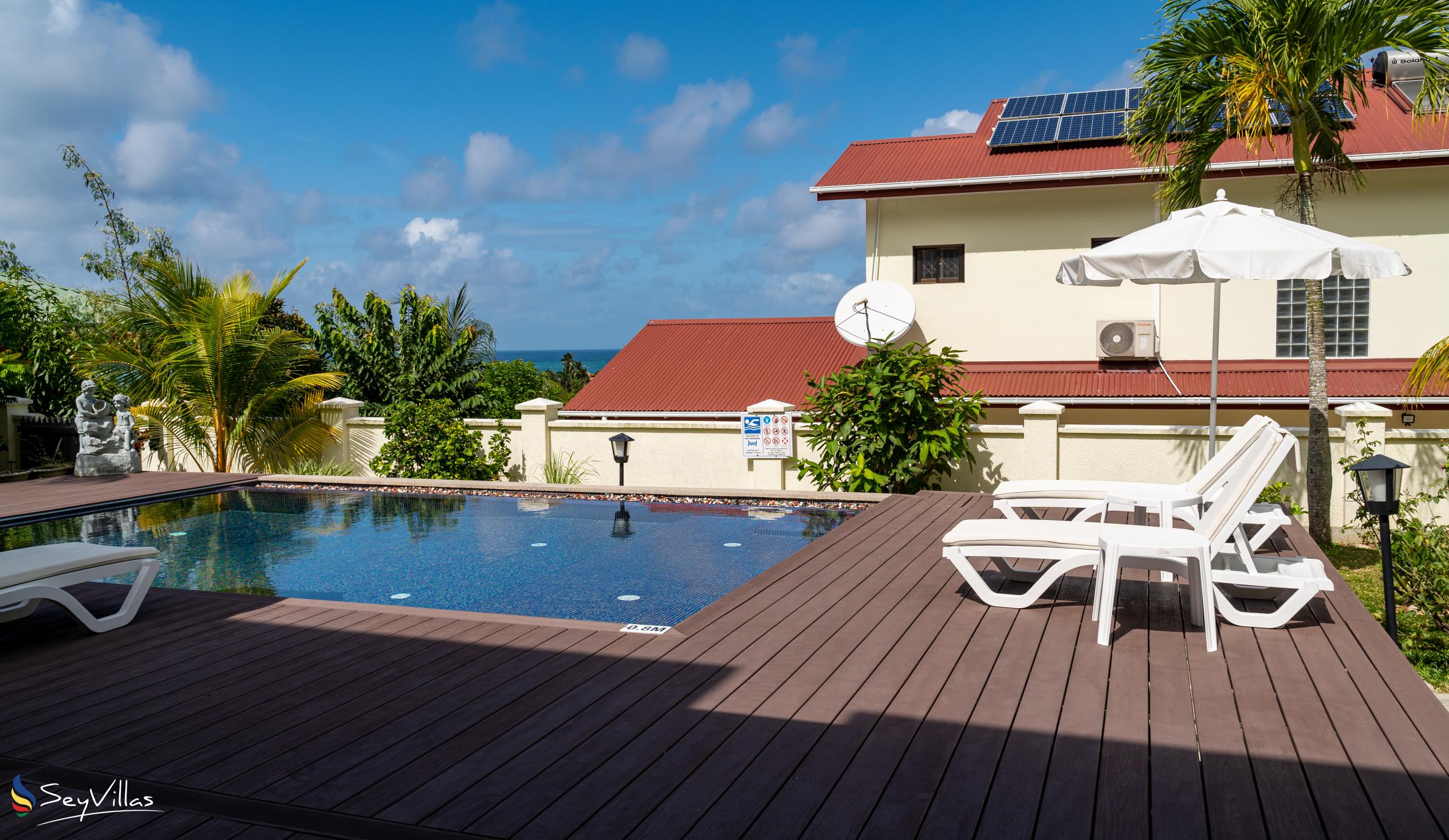 Photo 3: Emma's Guest House and Self-Catering - Outdoor area - Mahé (Seychelles)
