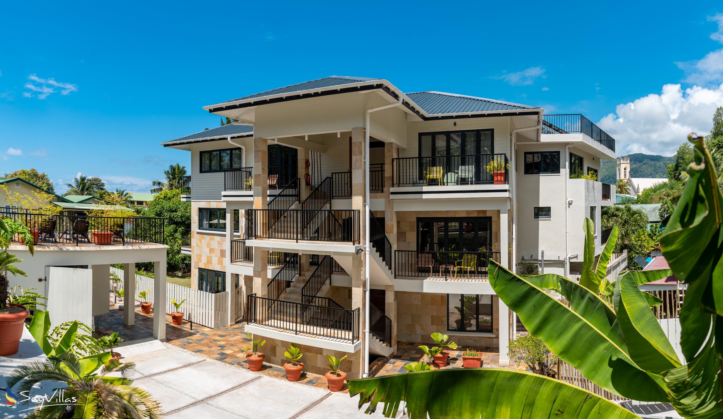 Foto 1: Lodoicea Apartments - Aussenbereich - Mahé (Seychellen)