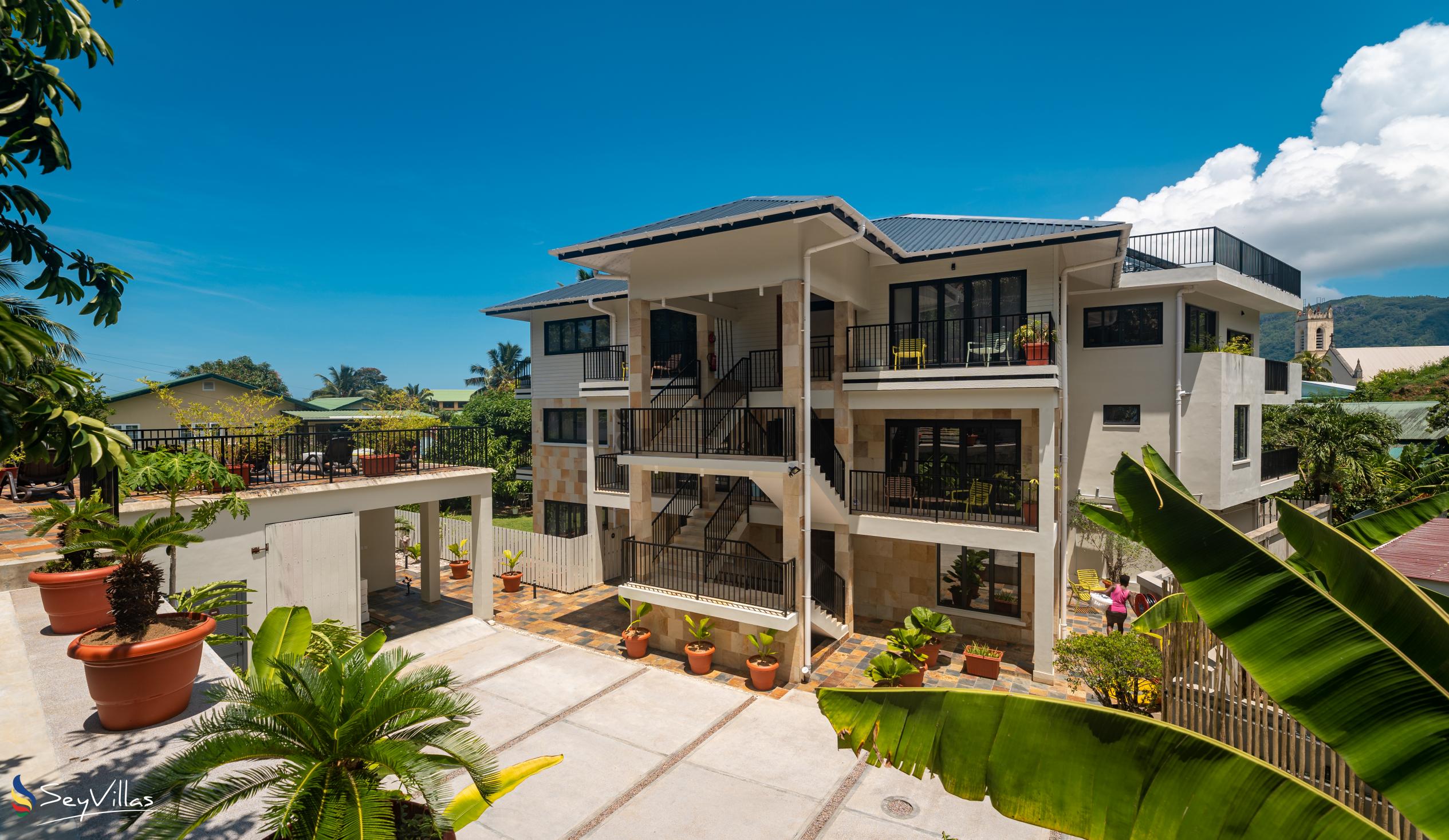 Foto 10: Lodoicea Apartments - Aussenbereich - Mahé (Seychellen)