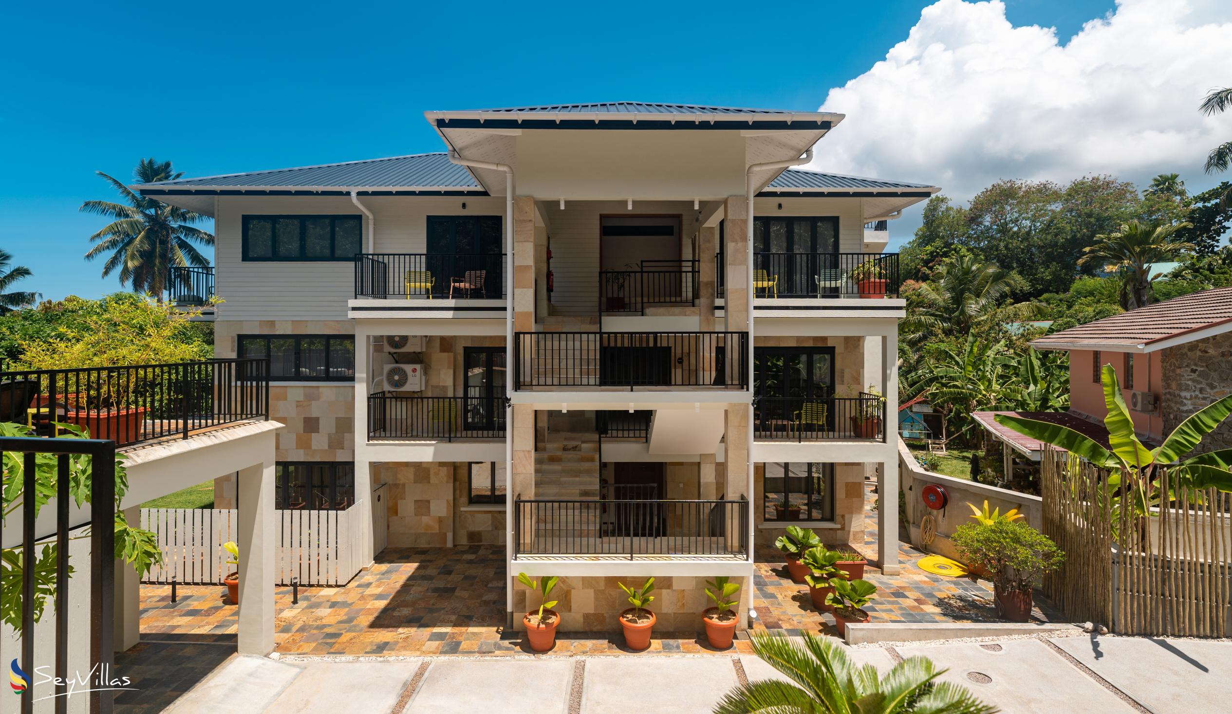 Photo 11: Lodoicea Apartments - Outdoor area - Mahé (Seychelles)