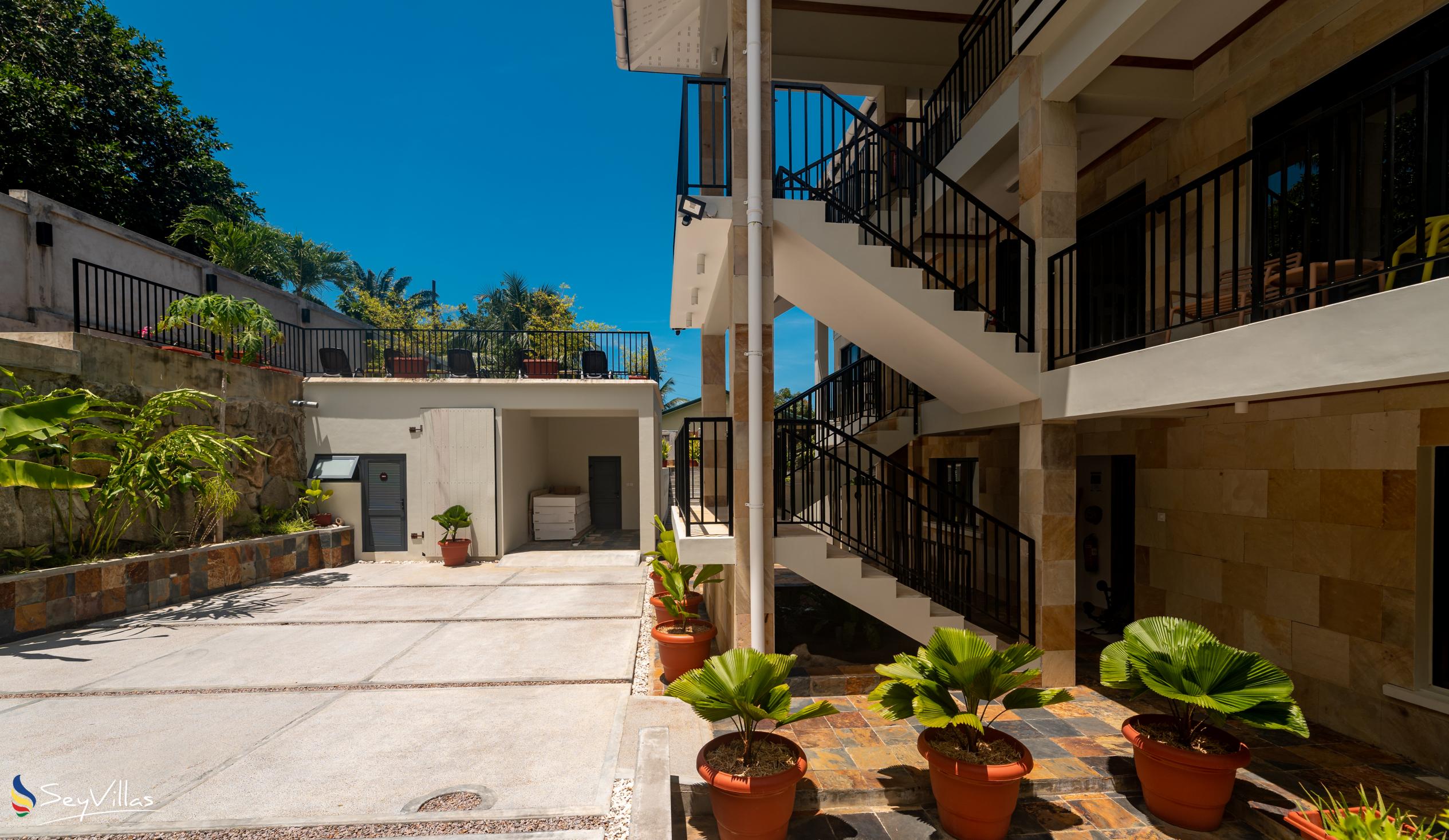 Photo 18: Lodoicea Apartments - Outdoor area - Mahé (Seychelles)