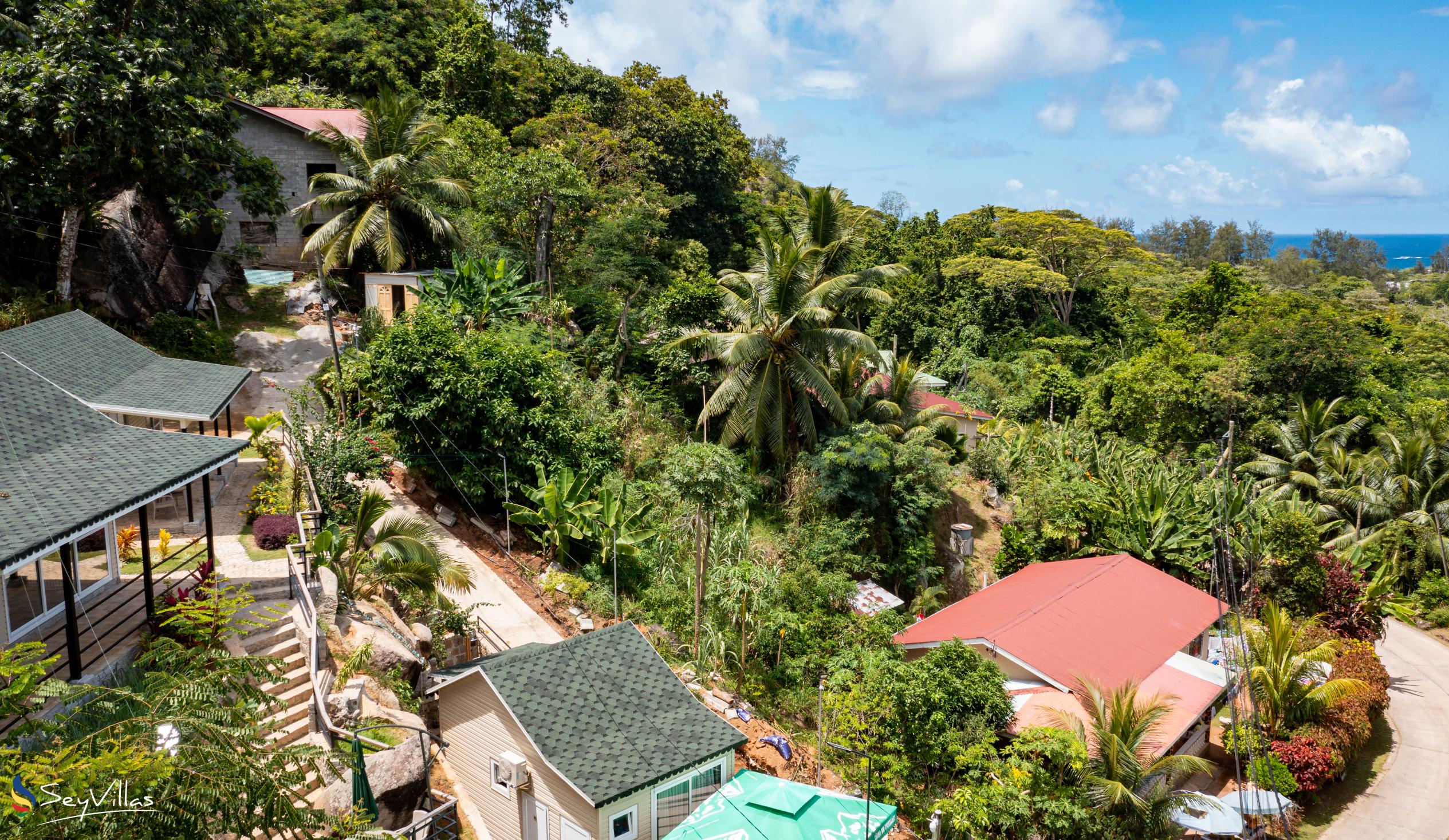 Foto 16: Takamaka Sky Villas - Aussenbereich - Mahé (Seychellen)