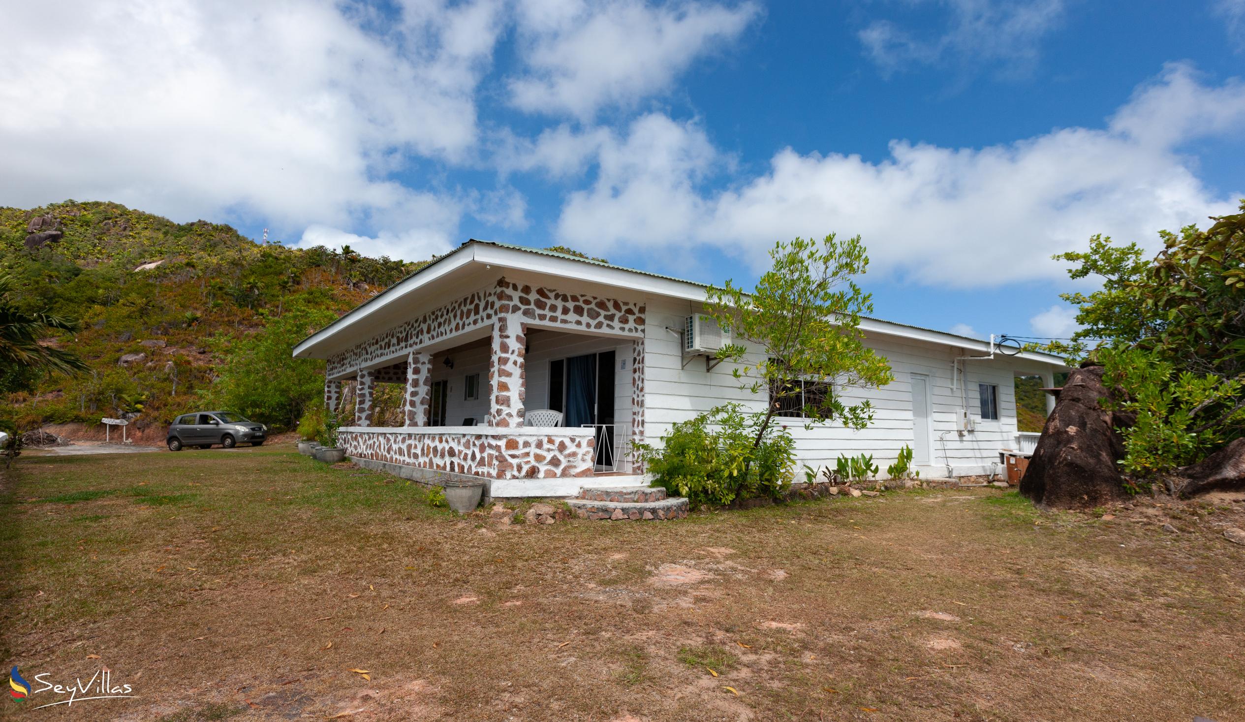Photo 13: Maison du Soleil - Outdoor area - Praslin (Seychelles)