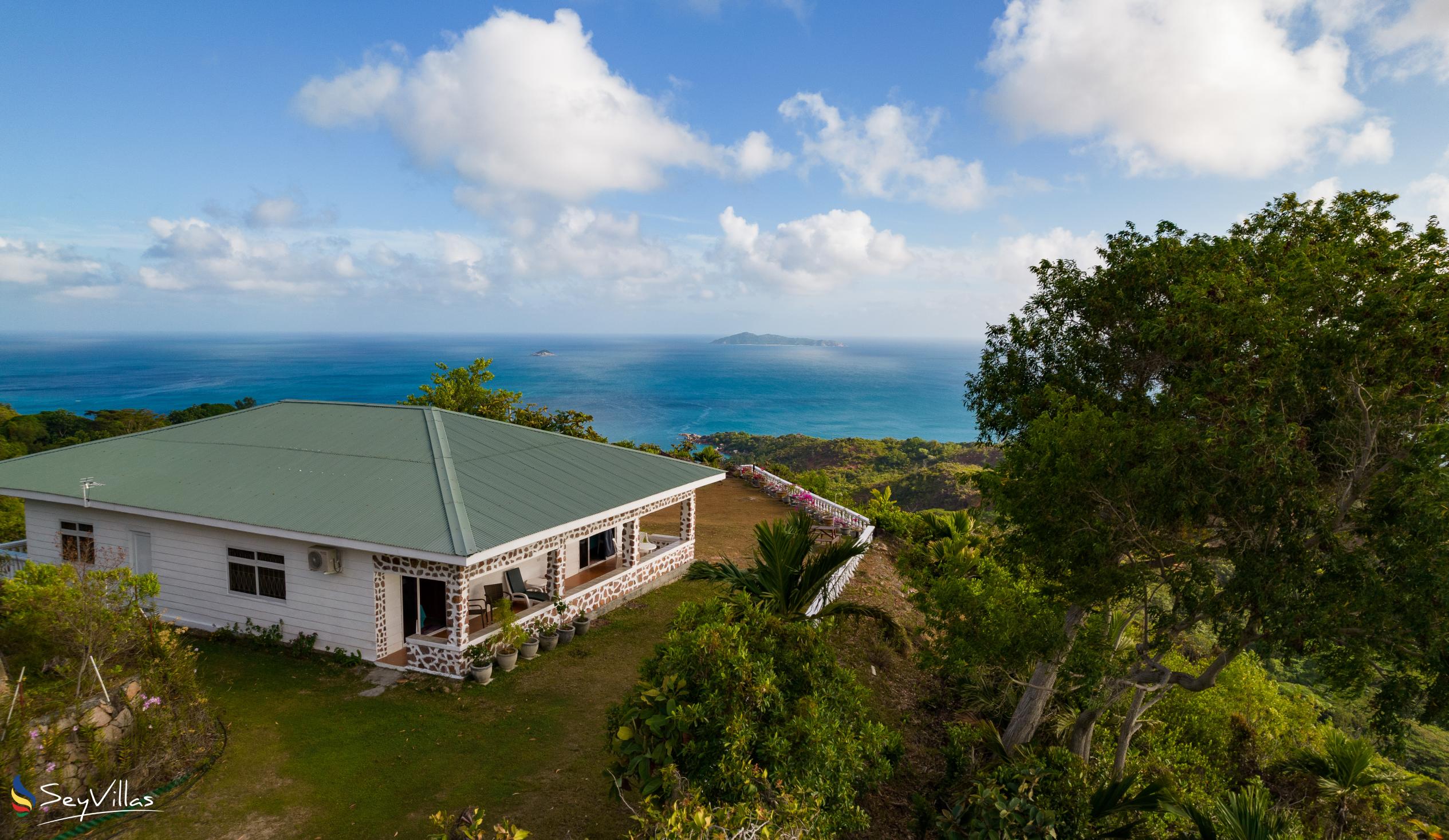 Photo 4: Maison du Soleil - Outdoor area - Praslin (Seychelles)