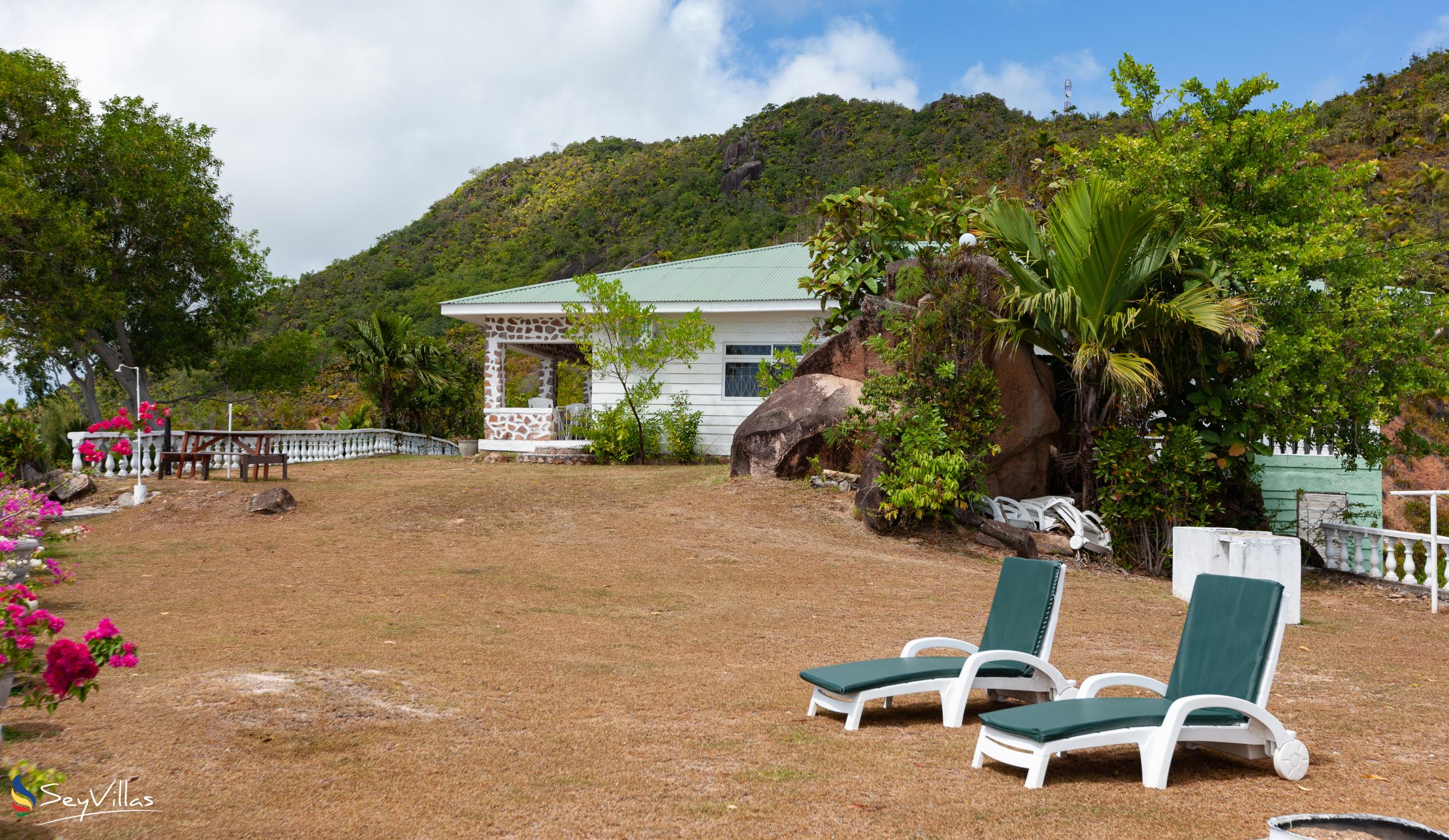 Photo 11: Maison du Soleil - Outdoor area - Praslin (Seychelles)