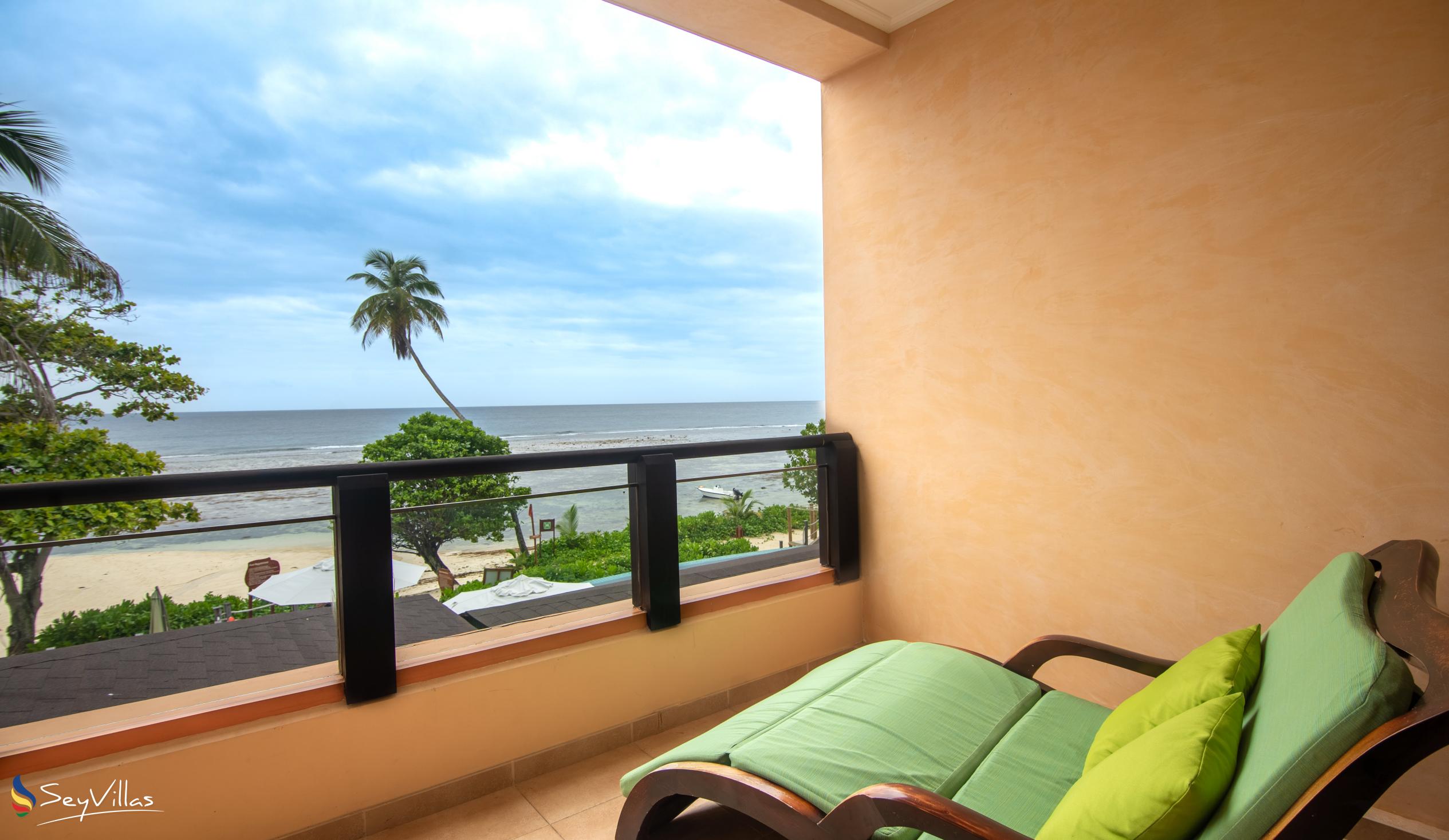 Foto 31: Double Tree by Hilton - Allamanda Resort & Spa - King Deluxe Room with Ocean View - Mahé (Seychellen)