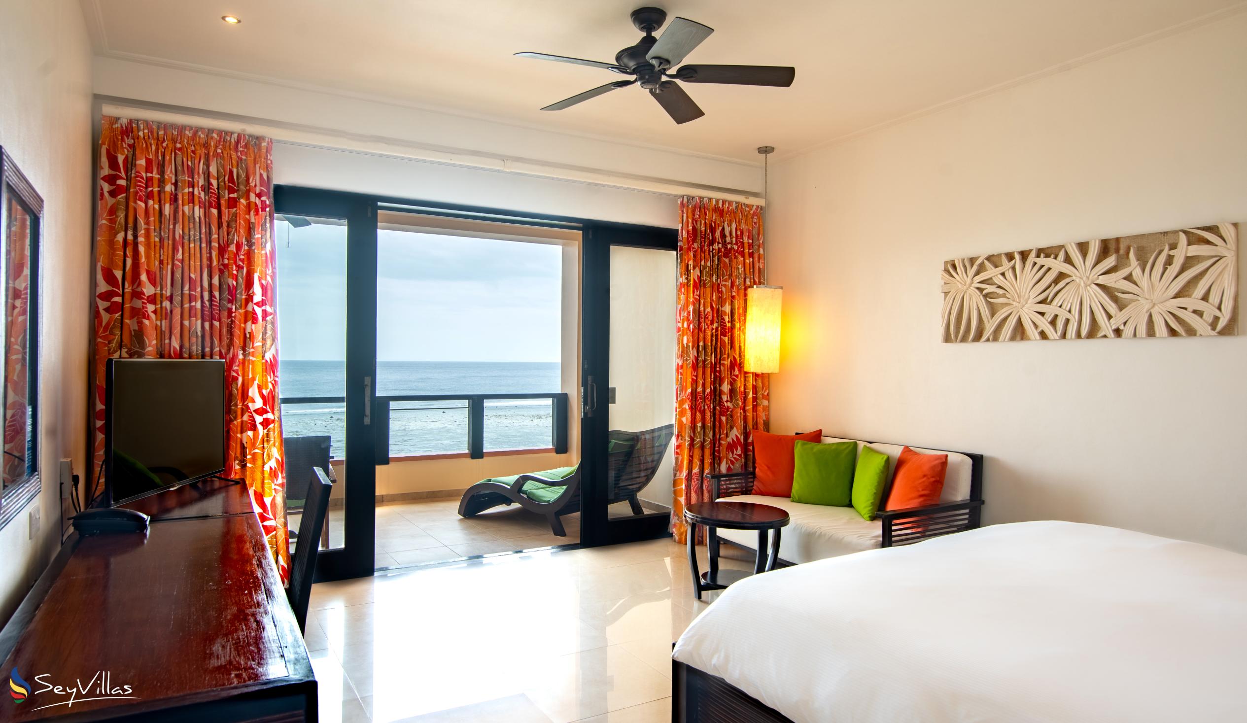 Foto 89: Double Tree by Hilton - Allamanda Resort & Spa - King Grand Deluxe Room with Ocean View - Mahé (Seychellen)