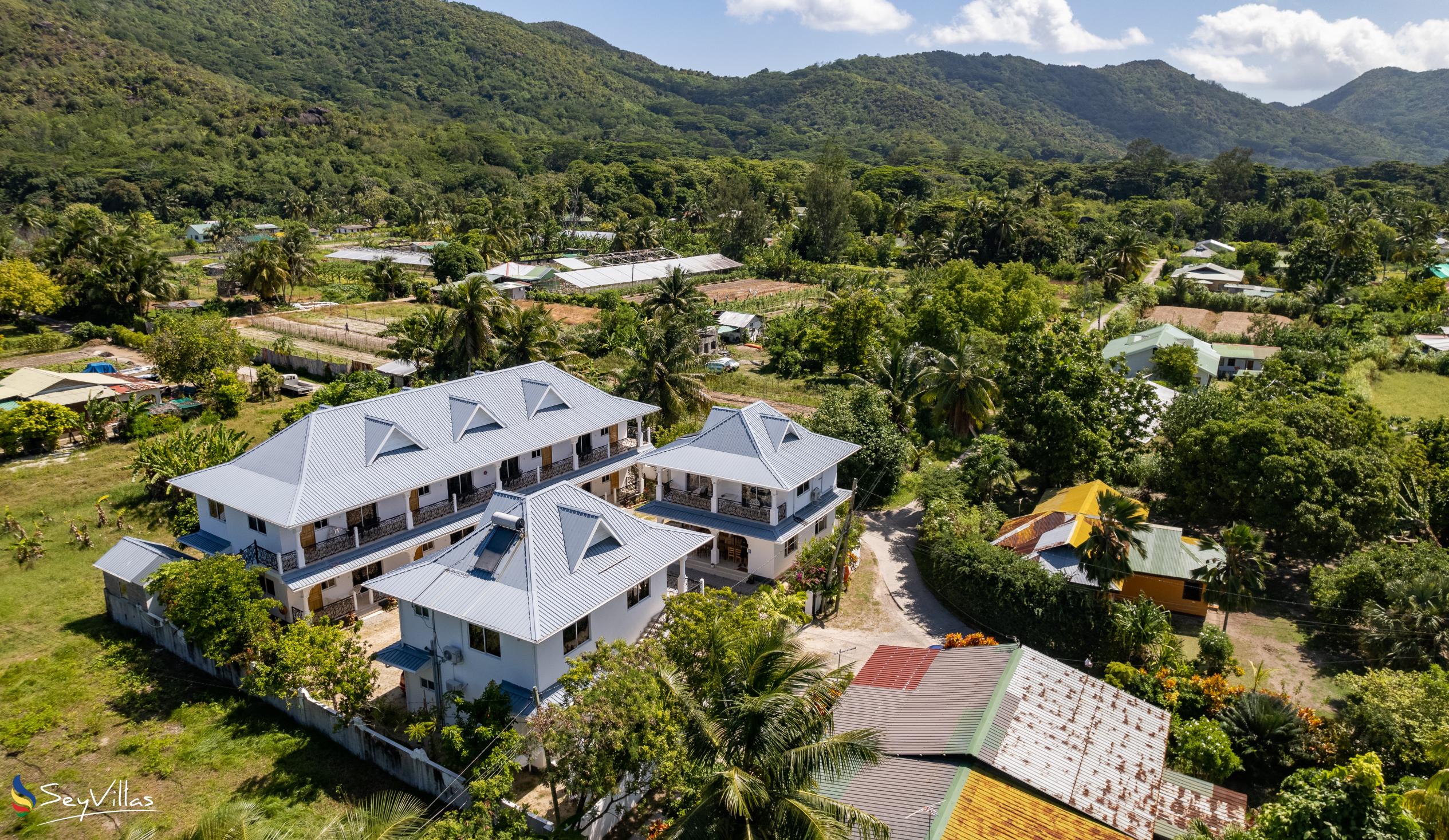 Foto 16: Casadani Luxury Guest House - Aussenbereich - Praslin (Seychellen)