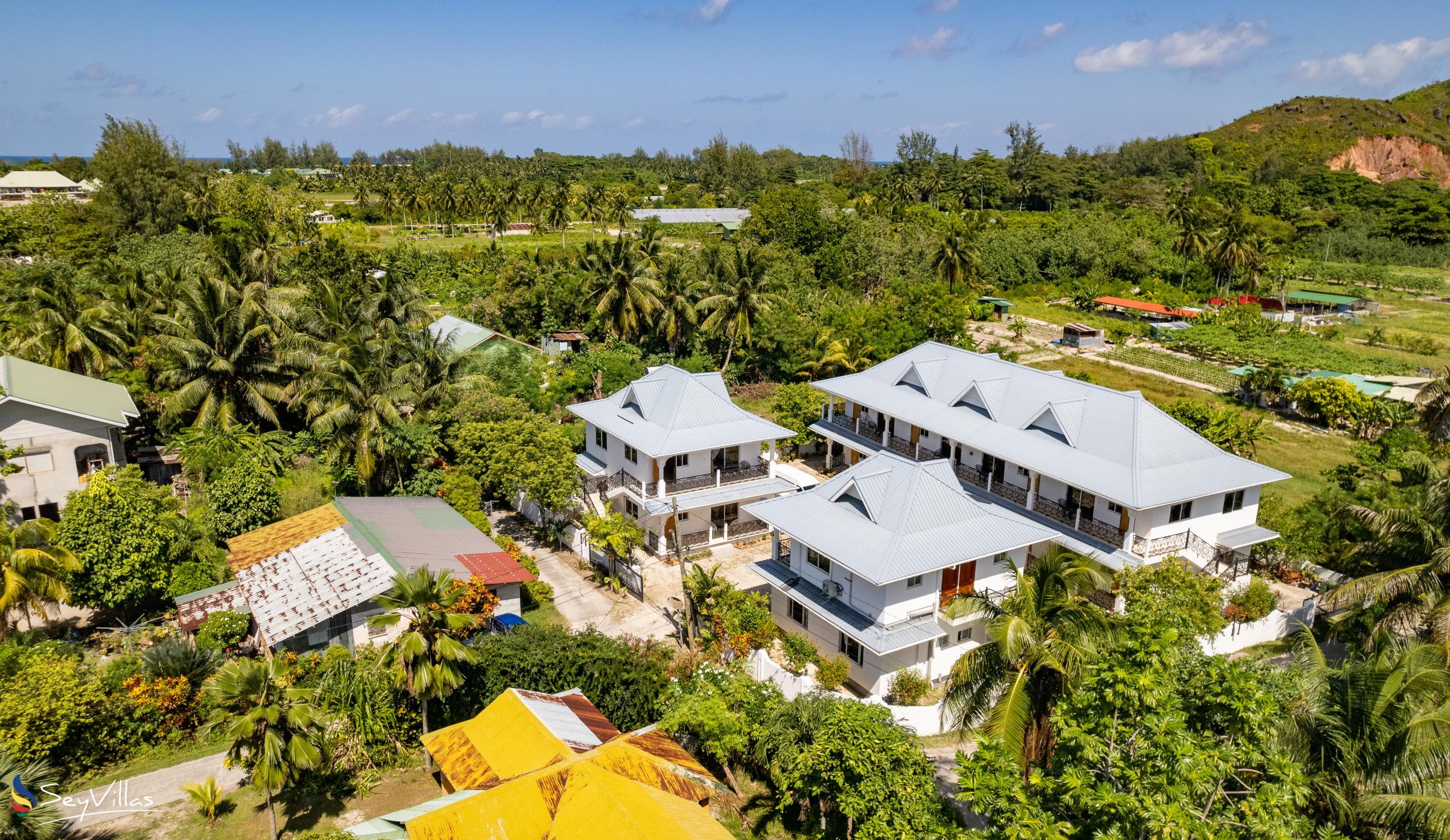 Foto 17: Casadani Luxury Guest House - Aussenbereich - Praslin (Seychellen)