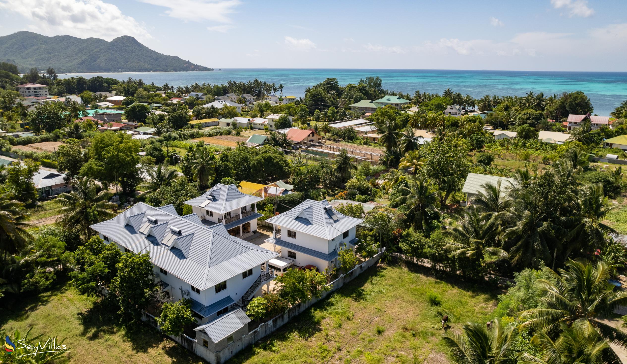 Foto 13: Casadani Luxury Guest House - Aussenbereich - Praslin (Seychellen)
