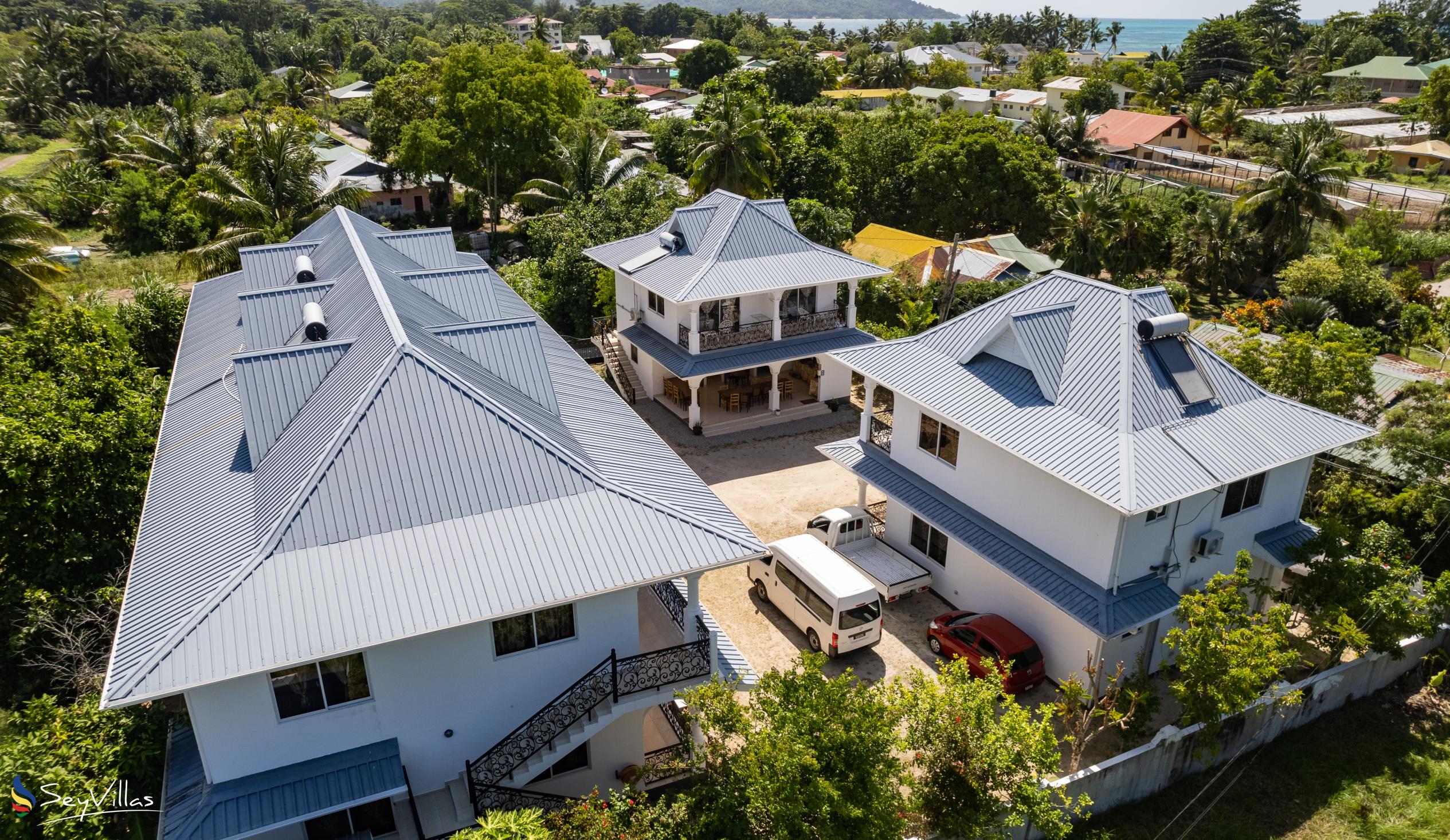 Foto 11: Casadani Luxury Guest House - Aussenbereich - Praslin (Seychellen)