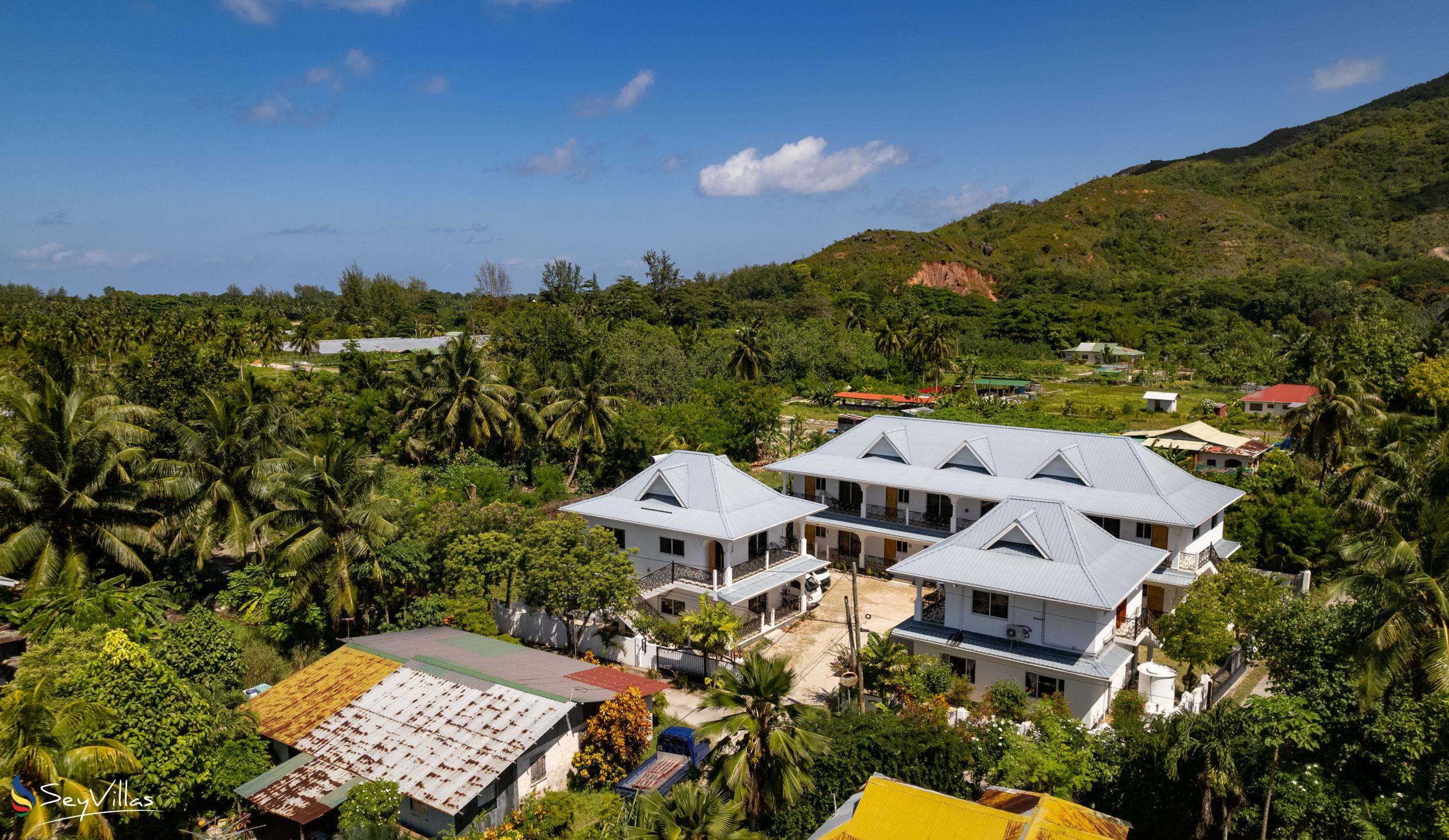 Foto 14: Casadani Luxury Guest House - Aussenbereich - Praslin (Seychellen)
