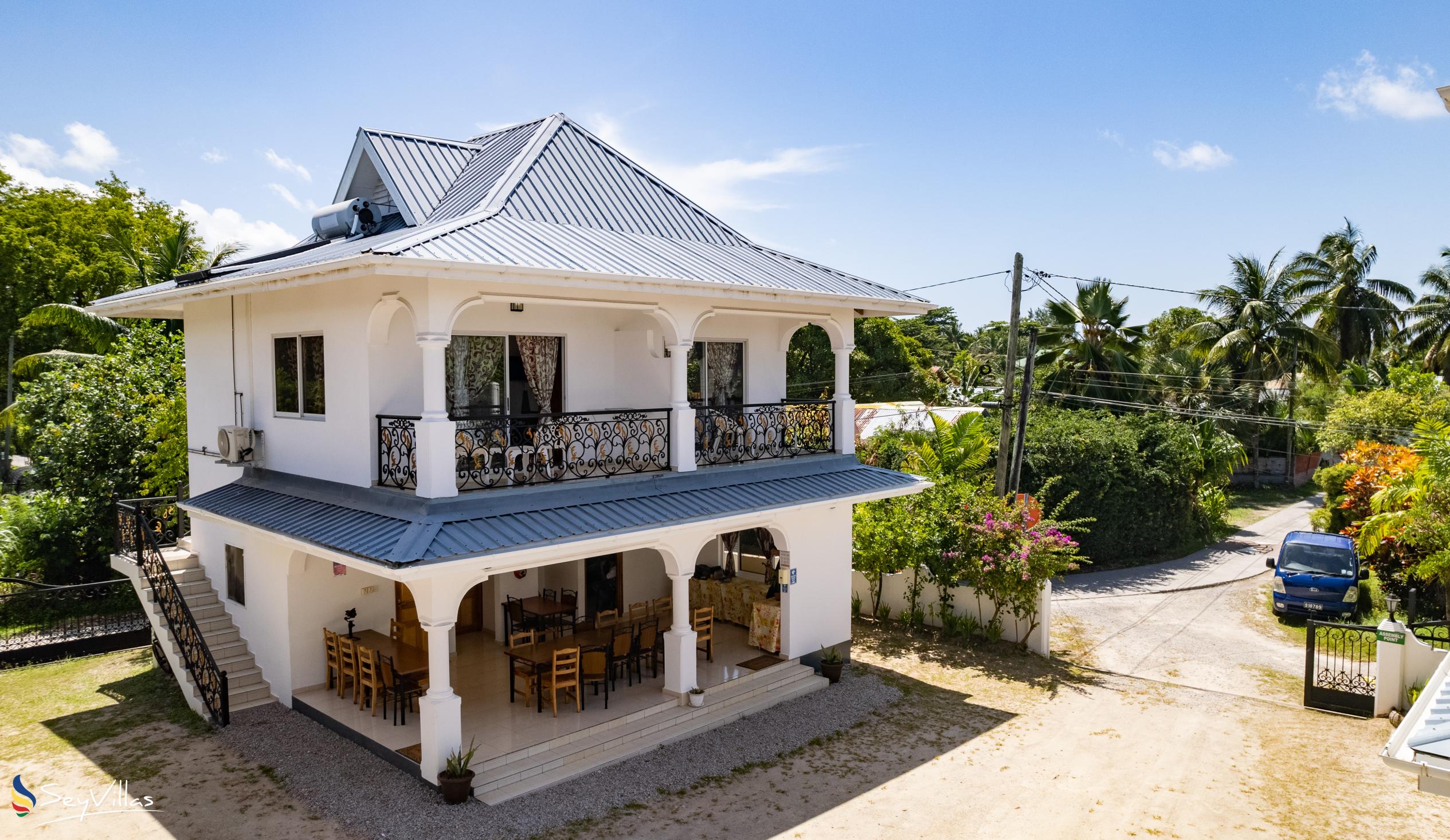 Foto 8: Casadani Luxury Guest House - Aussenbereich - Praslin (Seychellen)