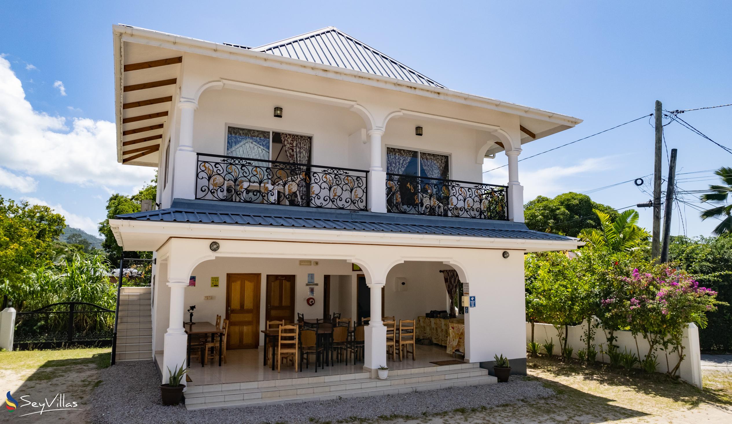 Foto 5: Casadani Luxury Guest House - Aussenbereich - Praslin (Seychellen)