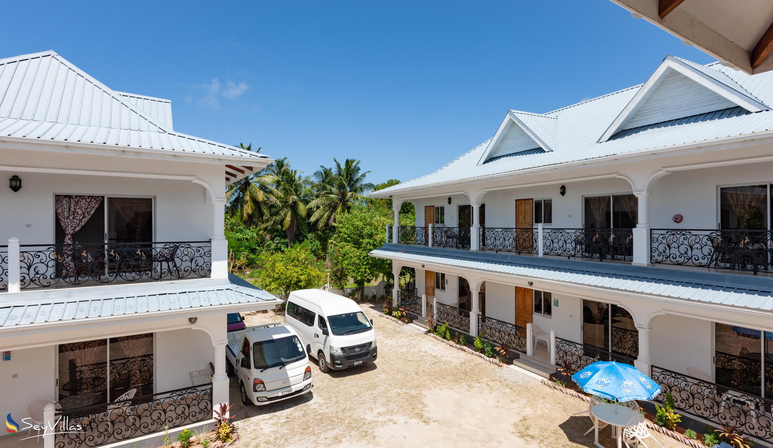 Foto 7: Casadani Luxury Guest House - Aussenbereich - Praslin (Seychellen)