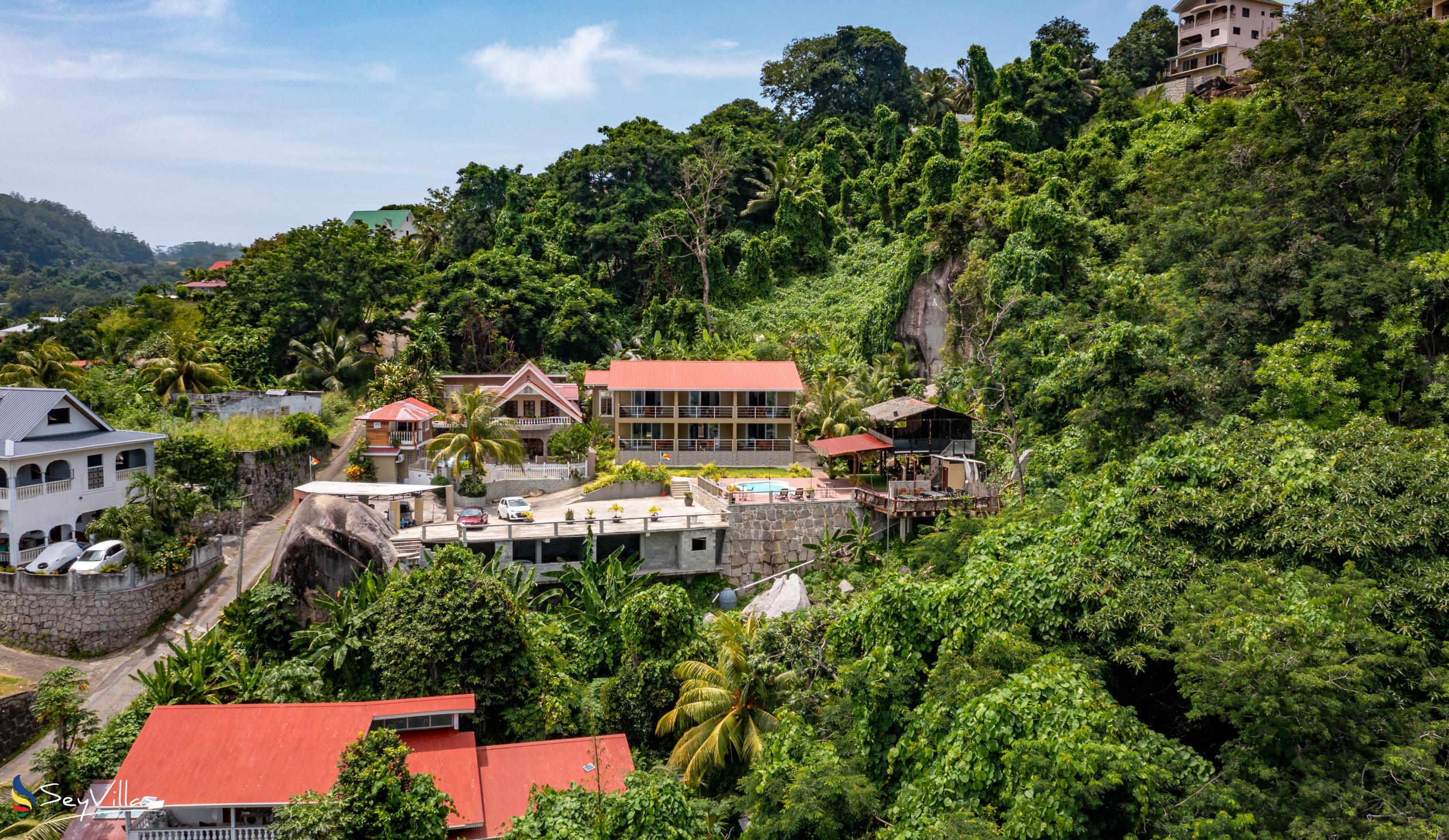 Foto 14: Auguste Holiday Residence - Aussenbereich - Mahé (Seychellen)