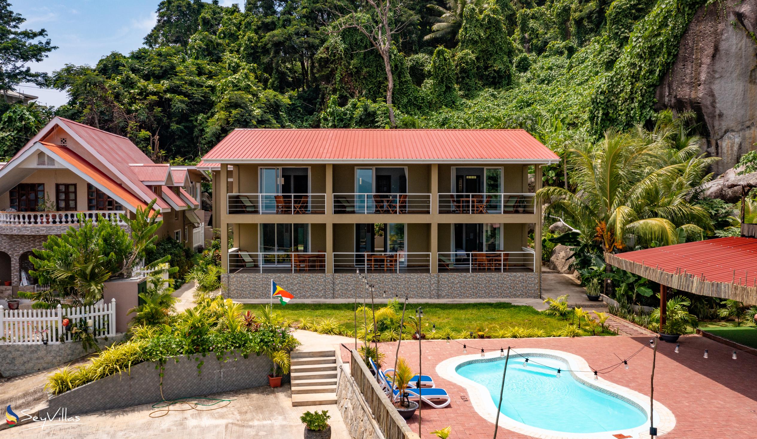 Foto 8: Auguste Holiday Residence - Aussenbereich - Mahé (Seychellen)