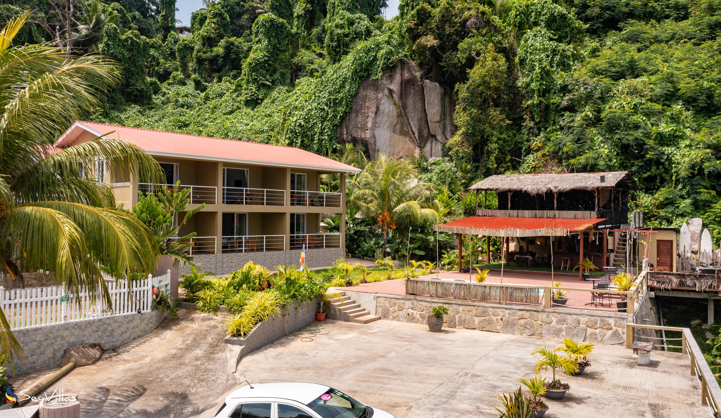 Foto 7: Auguste Holiday Residence - Aussenbereich - Mahé (Seychellen)