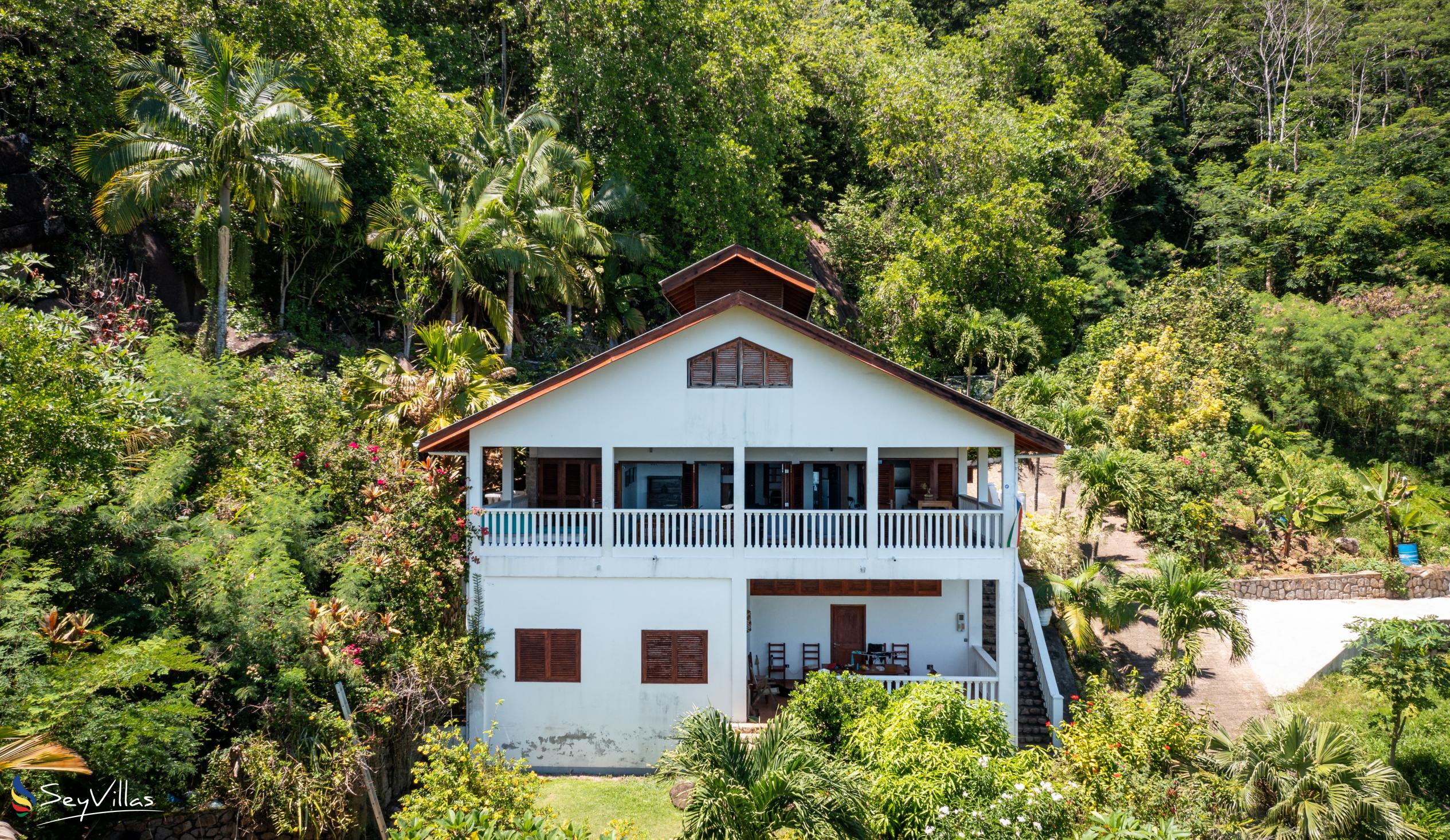 Foto 11: Hilltop Villa Bougainville - Aussenbereich - Mahé (Seychellen)