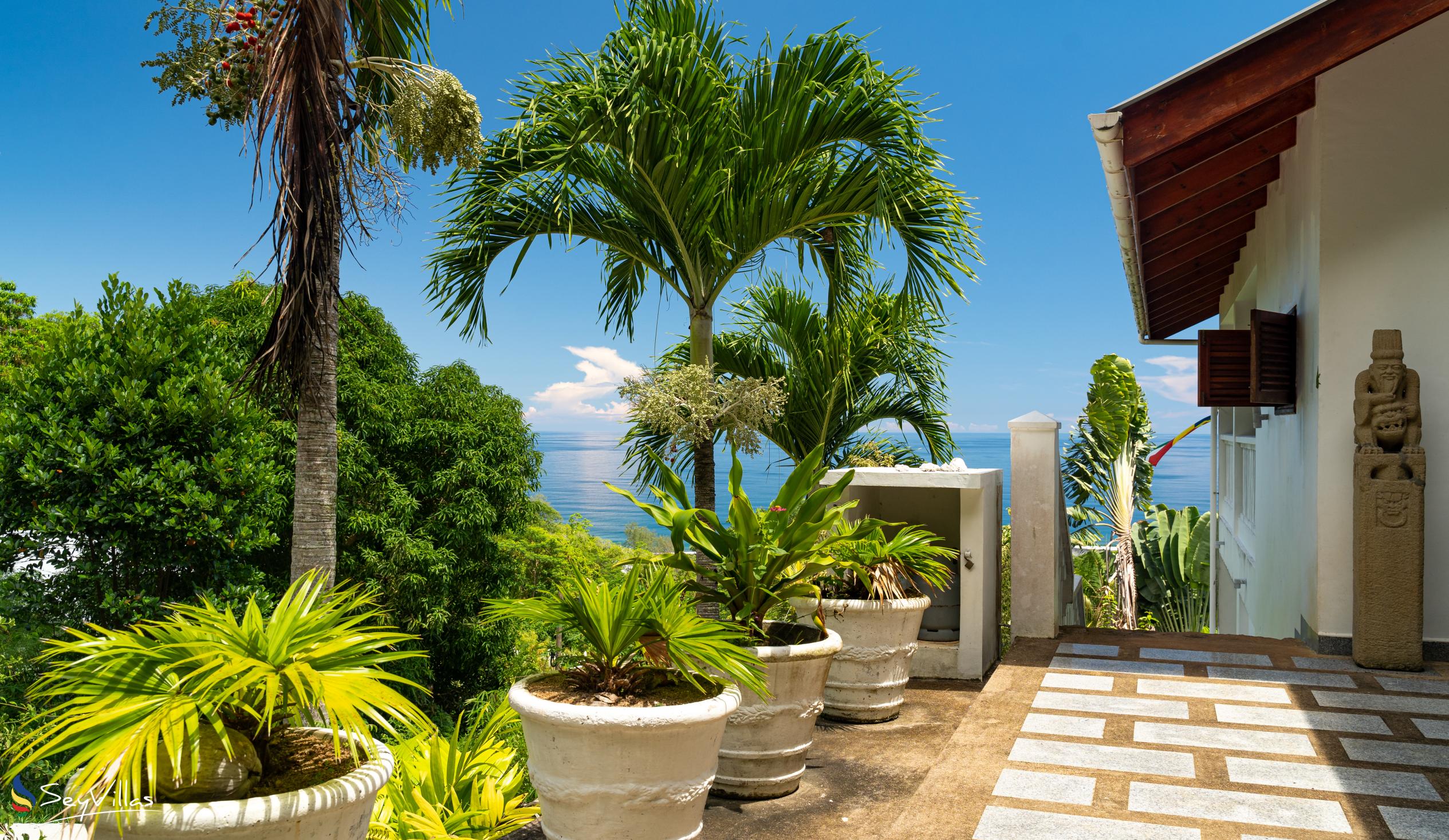 Photo 9: Hilltop Villa Bougainville - Outdoor area - Mahé (Seychelles)