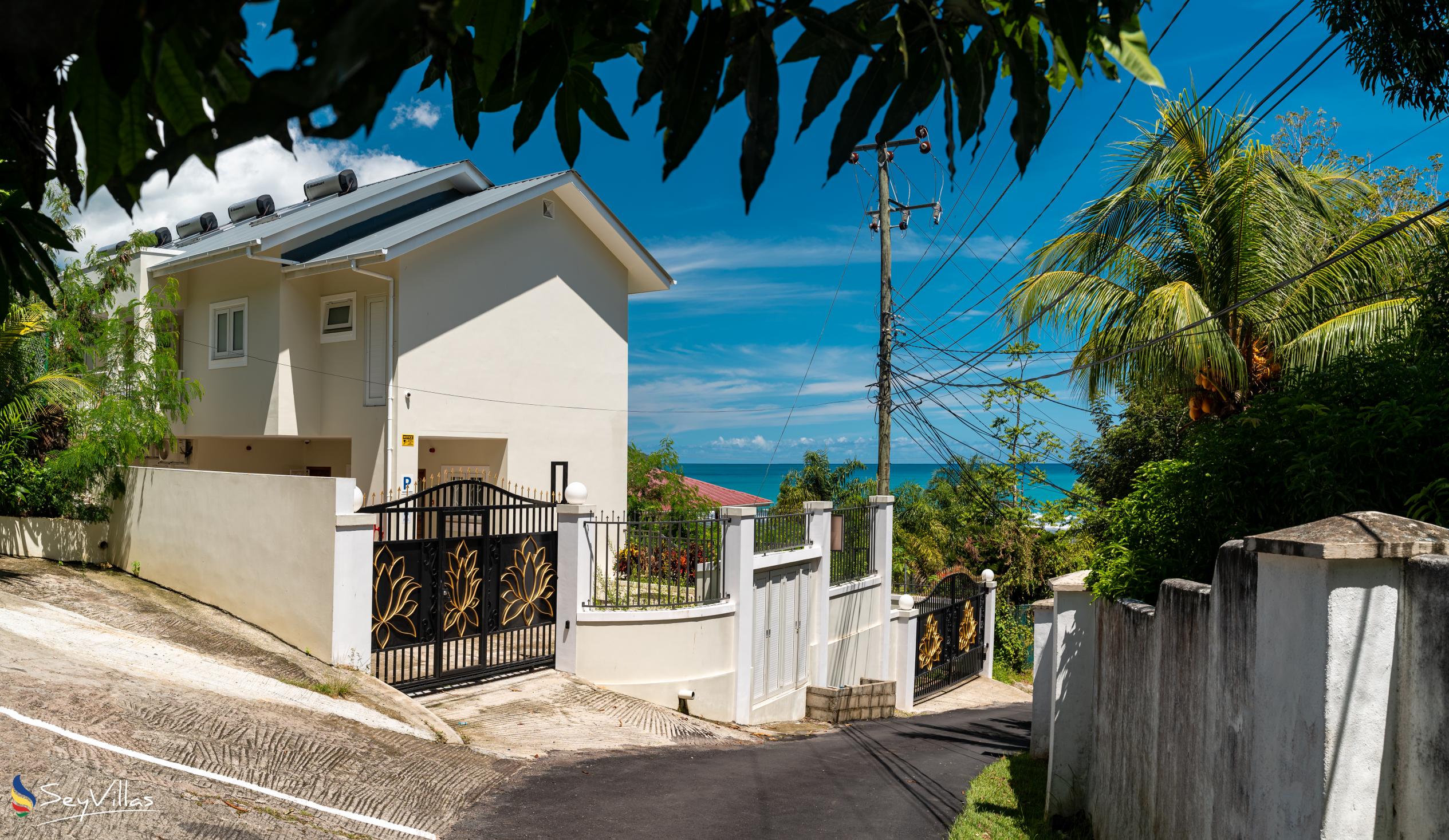 Foto 5: Crystal Shores Self Catering Apartments - Aussenbereich - Mahé (Seychellen)