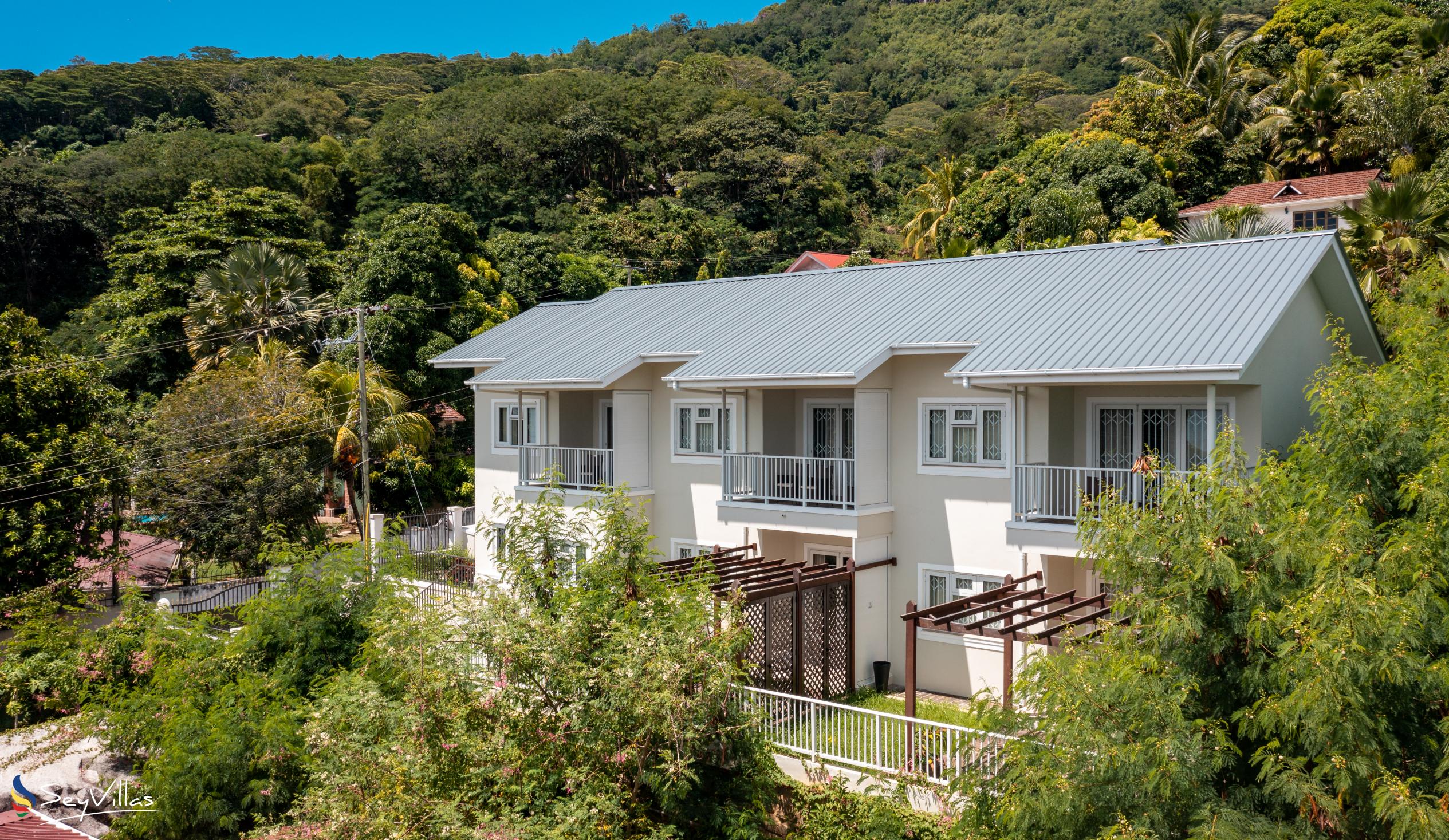 Foto 9: Crystal Shores Self Catering Apartments - Aussenbereich - Mahé (Seychellen)