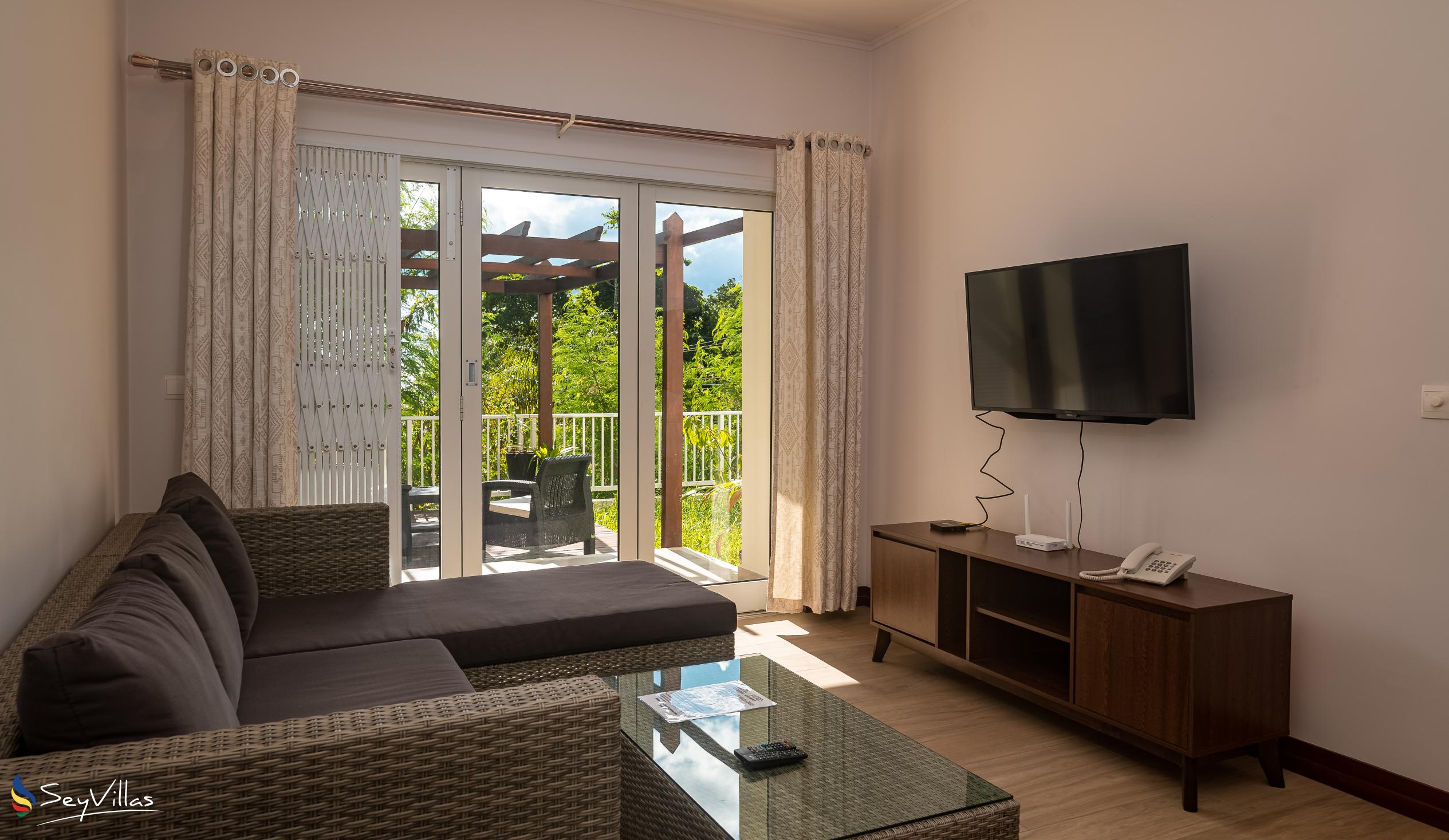Foto 55: Crystal Shores Self Catering Apartments - Appartement mit Gartenblick - Mahé (Seychellen)