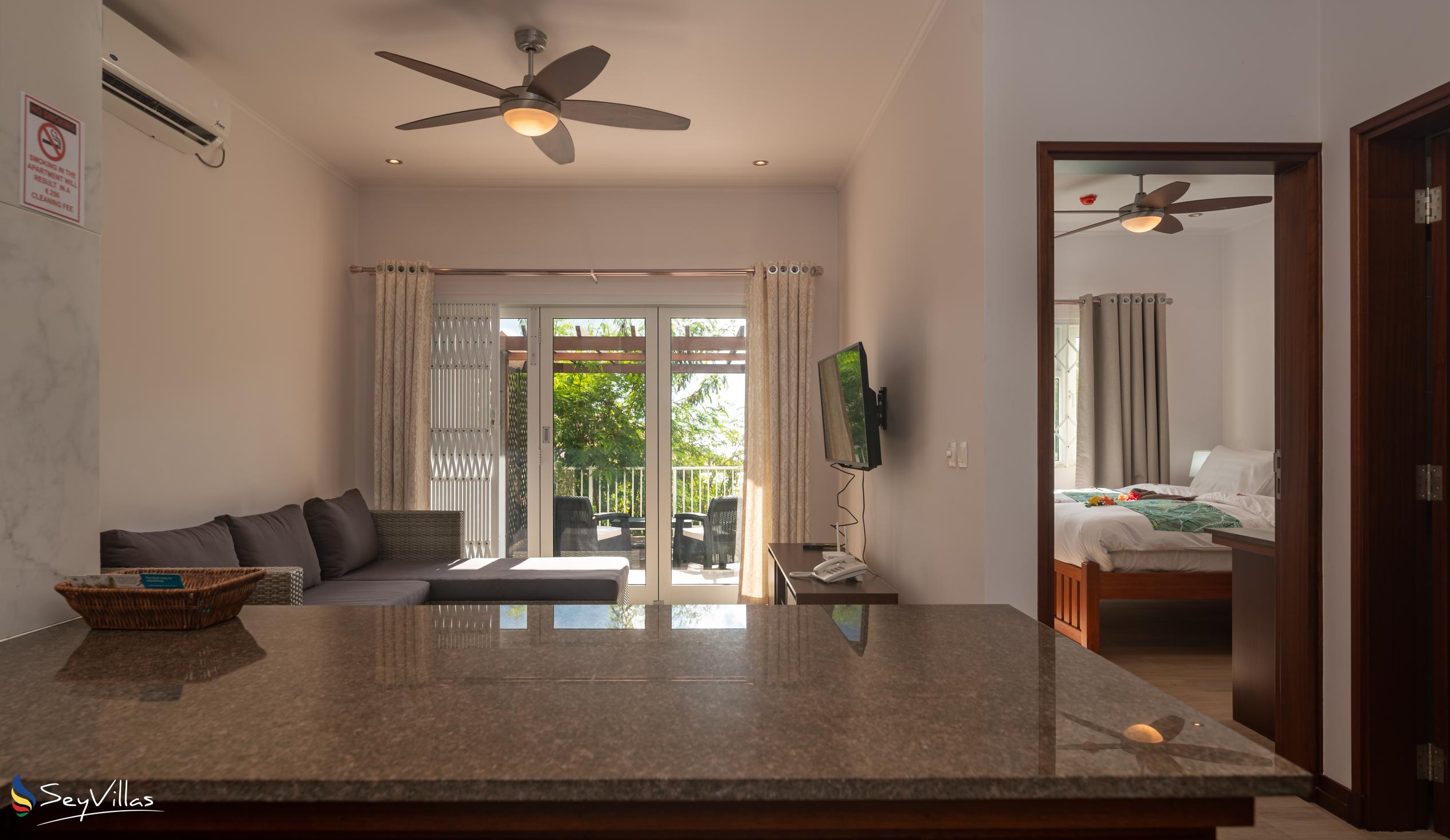 Foto 61: Crystal Shores Self Catering Apartments - Appartement mit Gartenblick - Mahé (Seychellen)