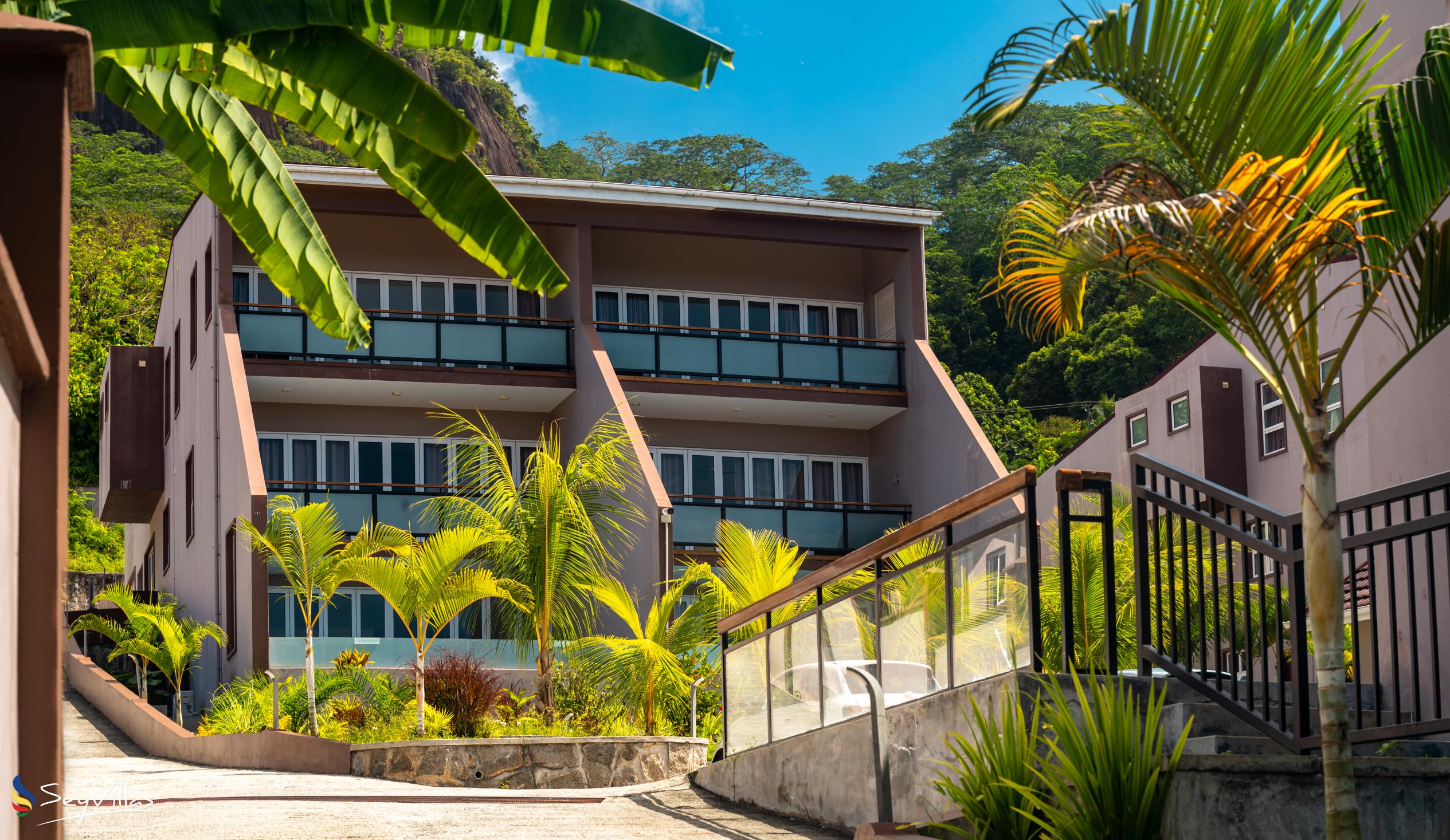 Foto 4: Cliffhanger Villas - Aussenbereich - Mahé (Seychellen)