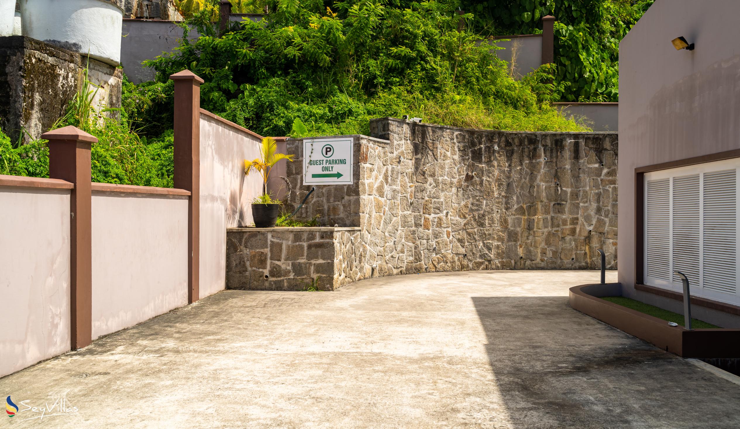 Photo 13: Cliffhanger Villas - Outdoor area - Mahé (Seychelles)
