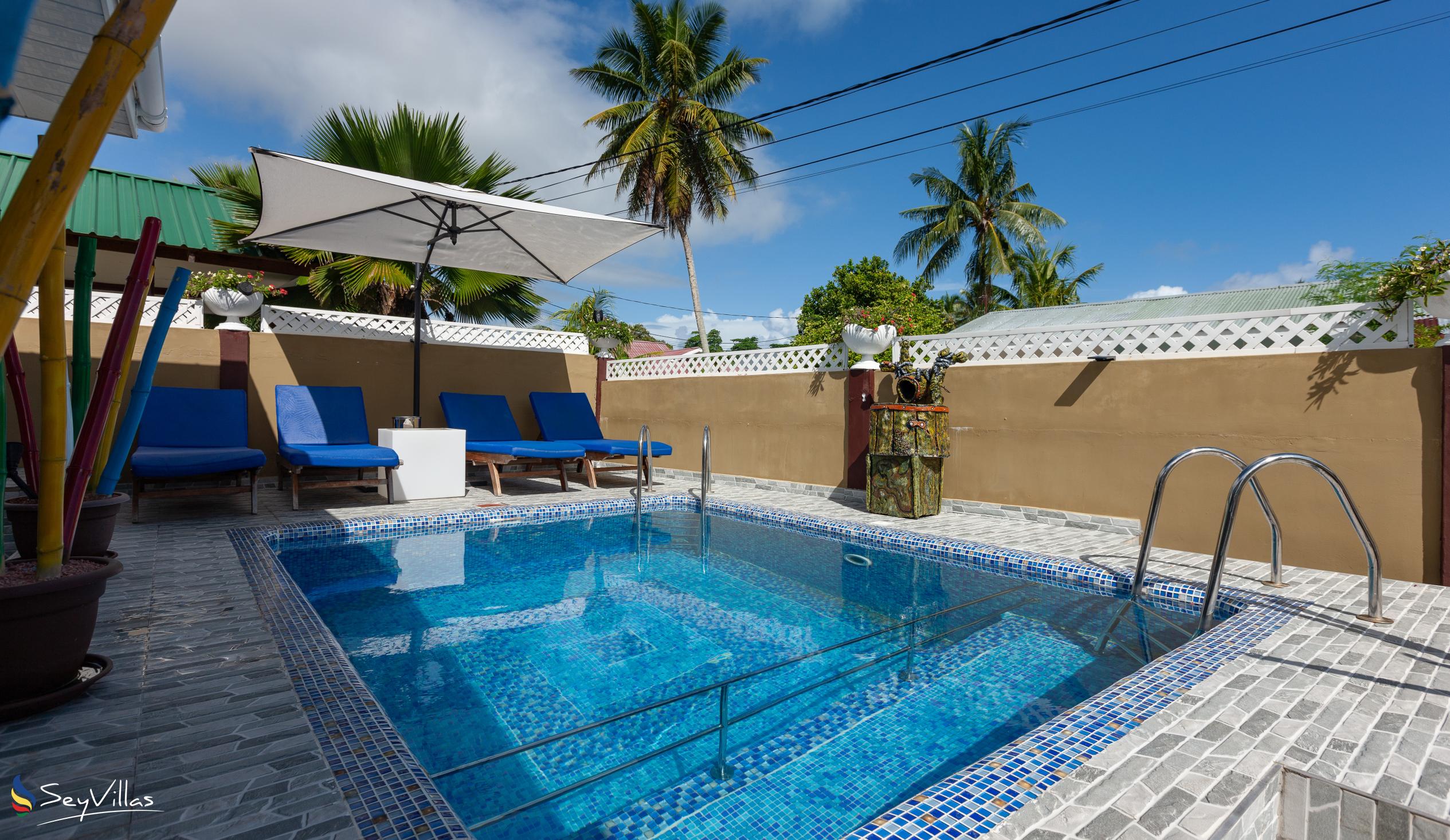 Photo 3: Happy Stay Villa - Outdoor area - Praslin (Seychelles)