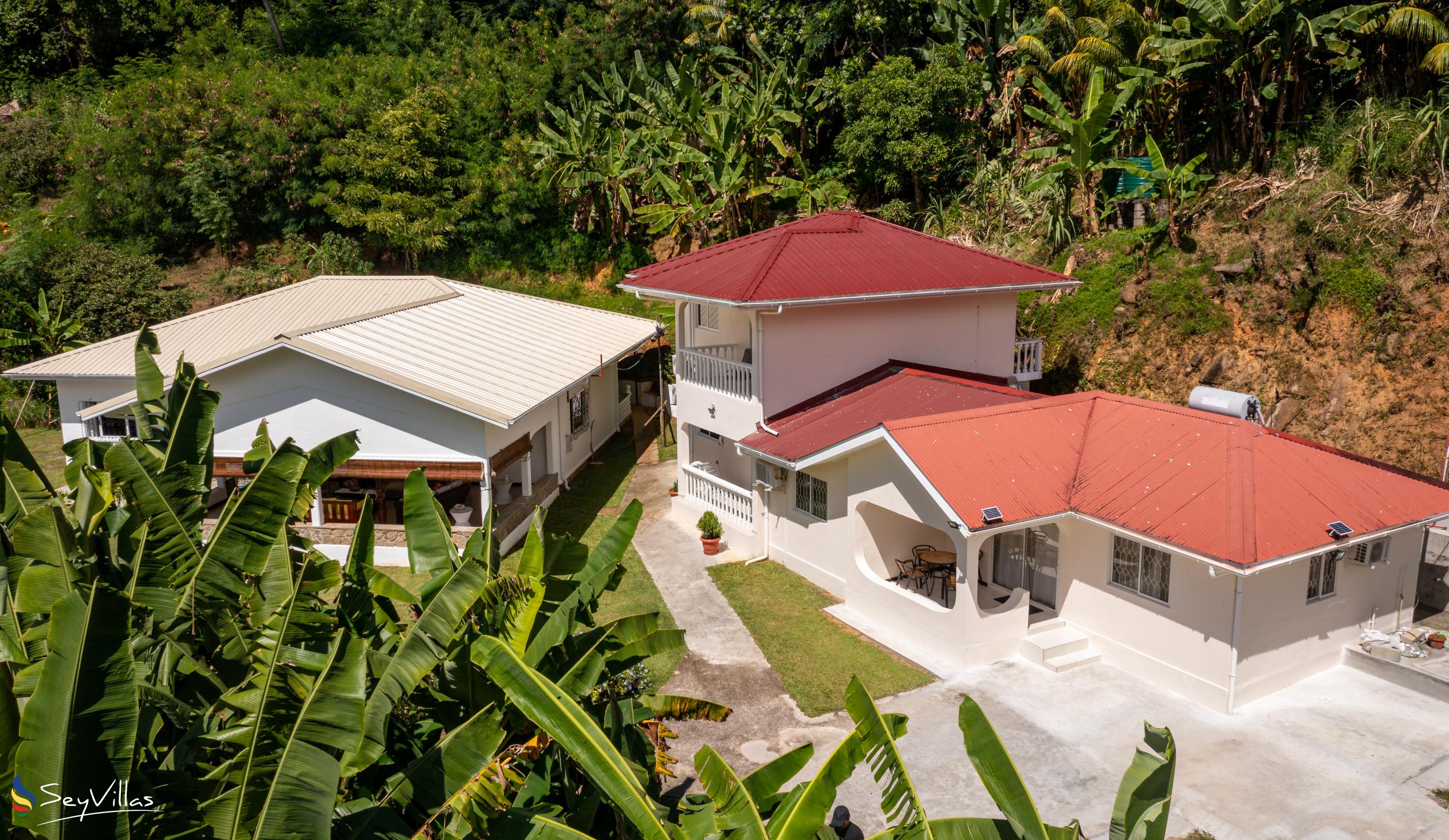 Photo 3: Paul's Residence - Outdoor area - Mahé (Seychelles)