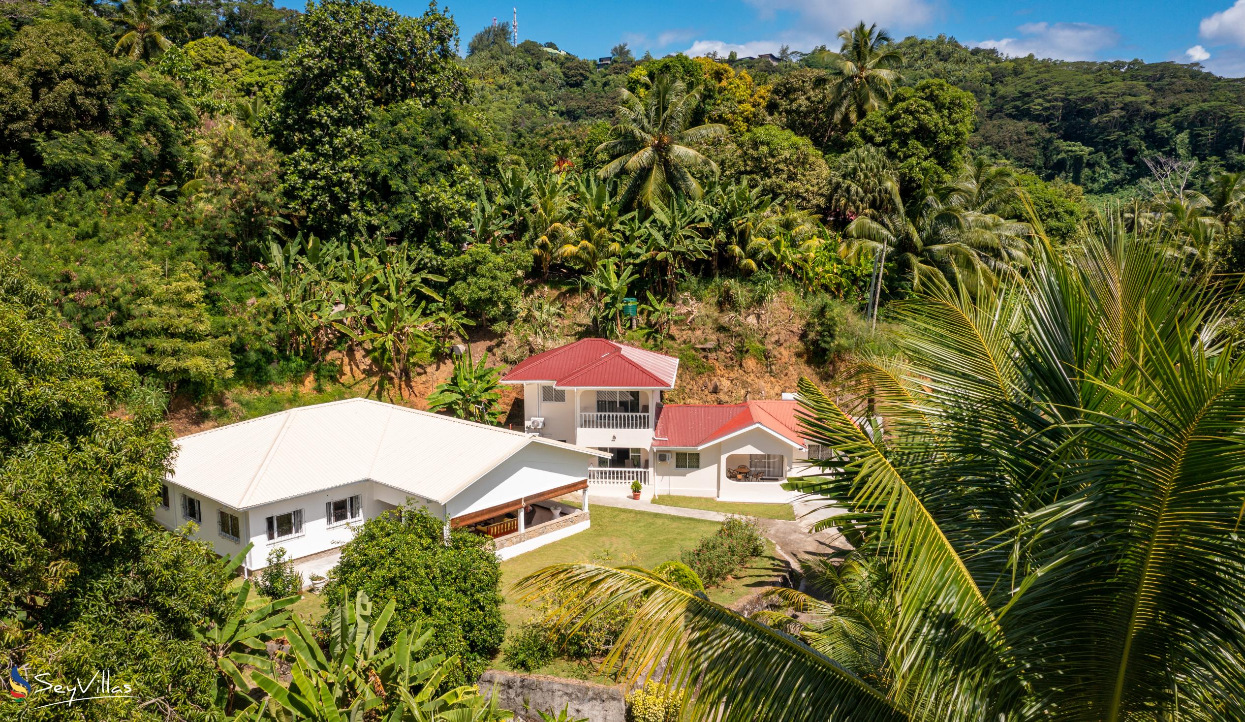 Photo 4: Paul's Residence - Outdoor area - Mahé (Seychelles)