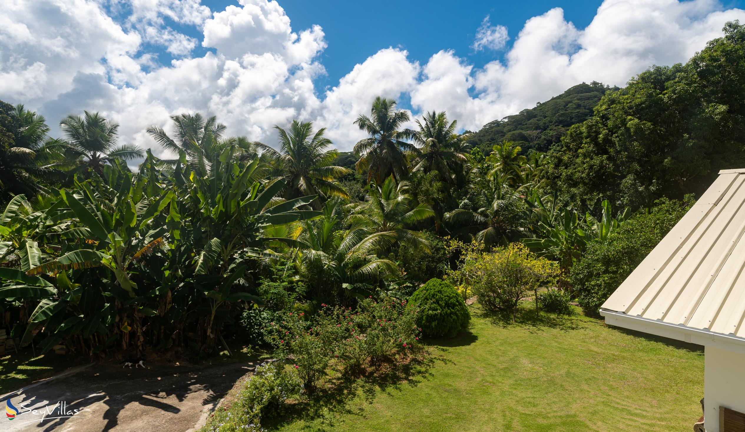 Photo 10: Paul's Residence - Outdoor area - Mahé (Seychelles)