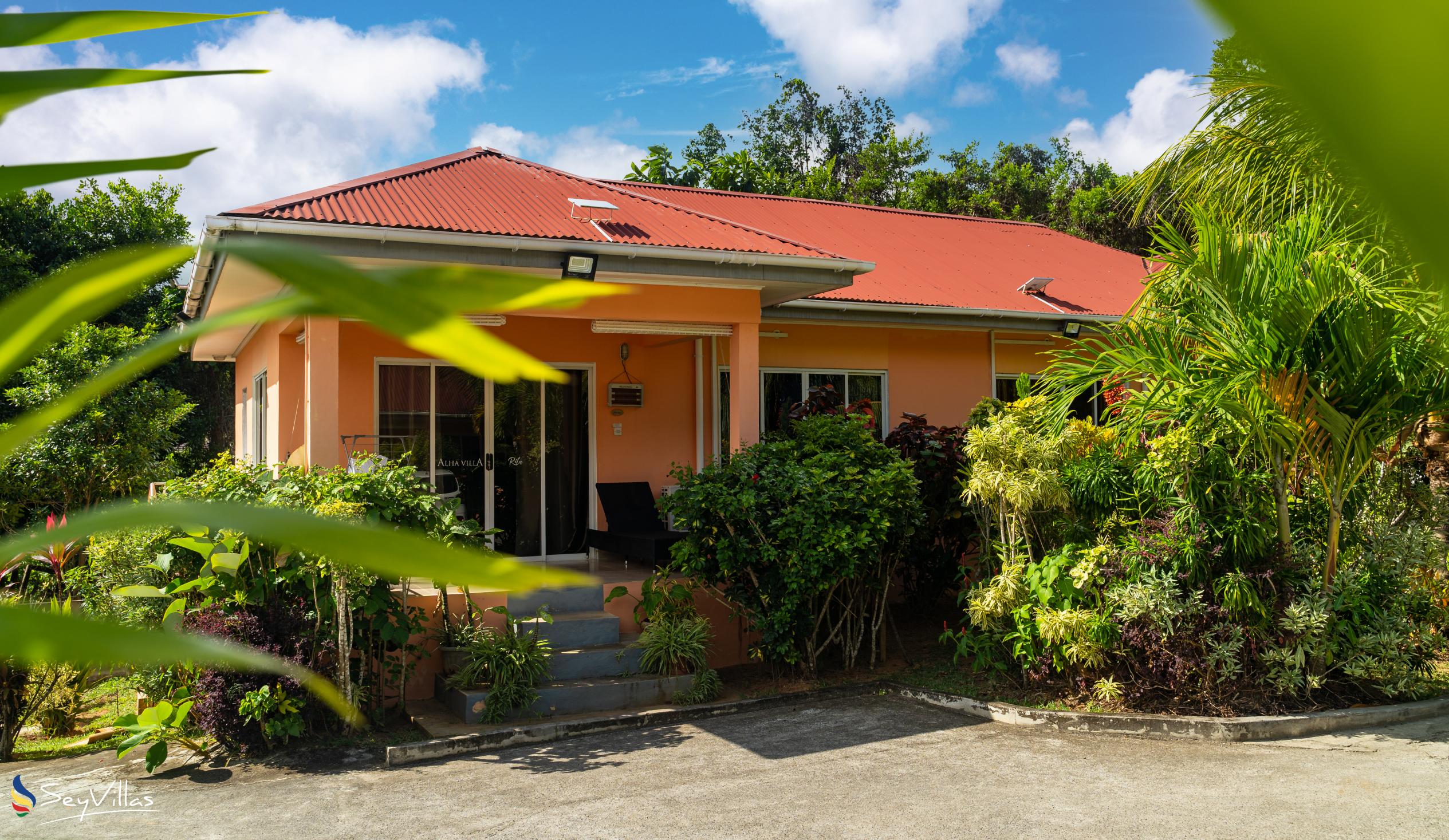 Foto 2: Alha Villa - Aussenbereich - Mahé (Seychellen)