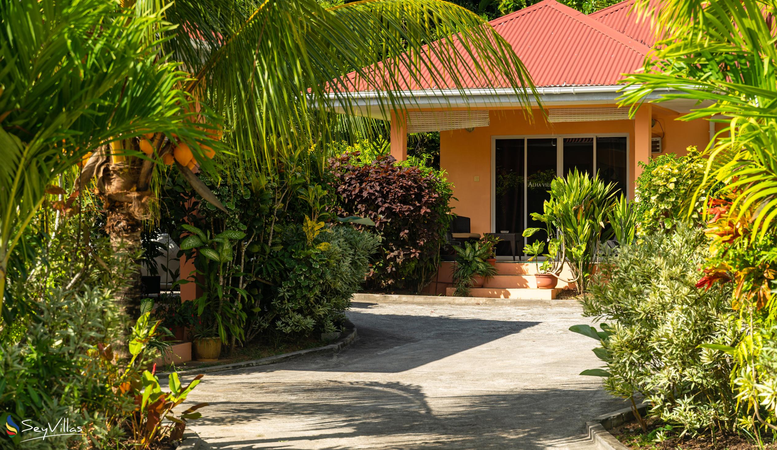 Photo 16: Alha Villa - Outdoor area - Mahé (Seychelles)