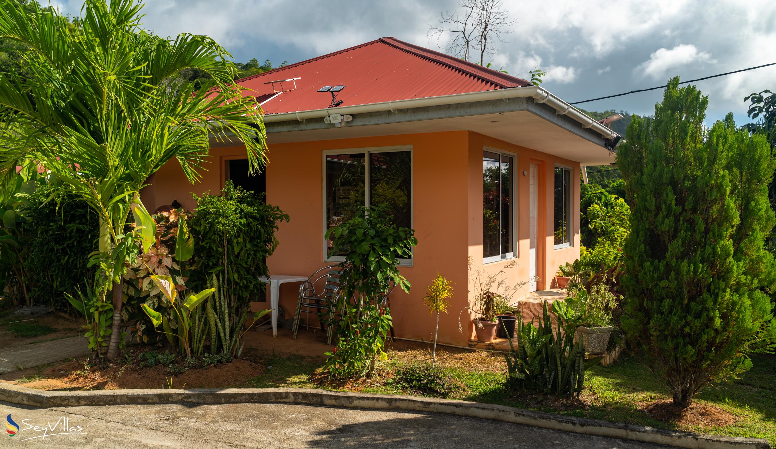 Photo 12: Alha Villa - Outdoor area - Mahé (Seychelles)