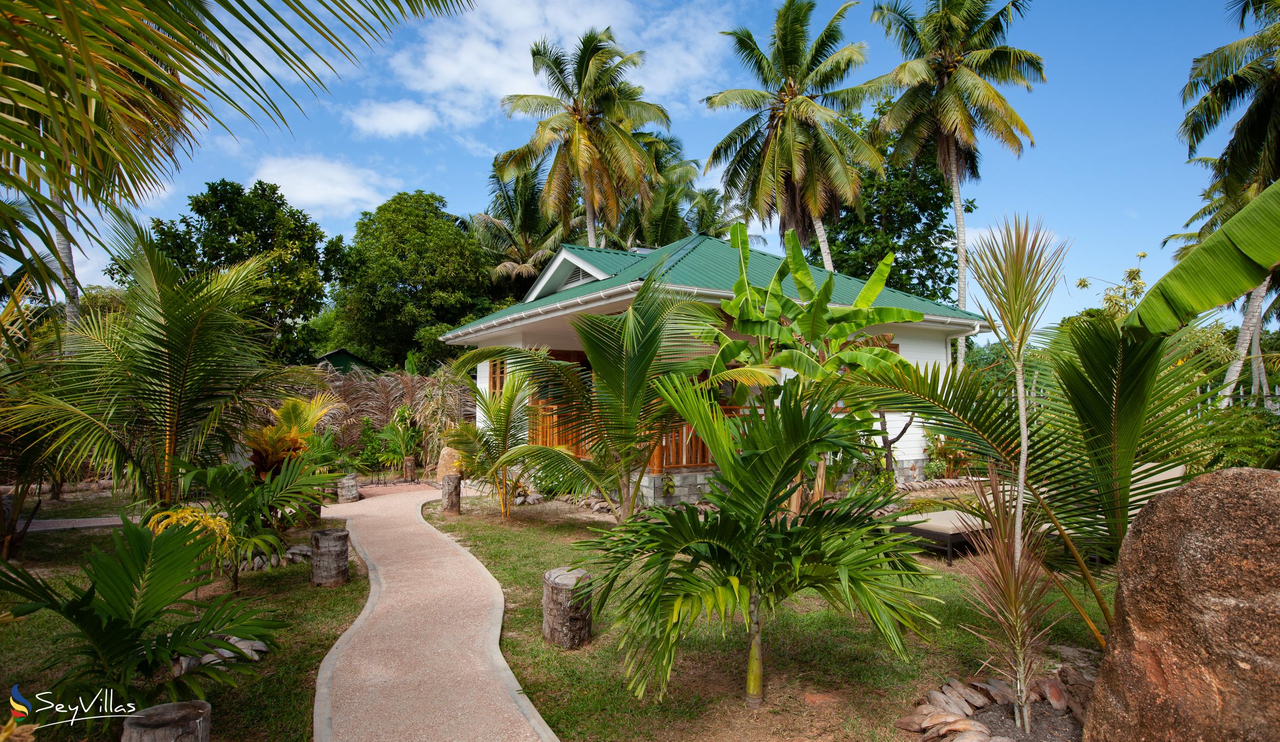 Foto 19: Coco de Mahi - Aussenbereich - La Digue (Seychellen)