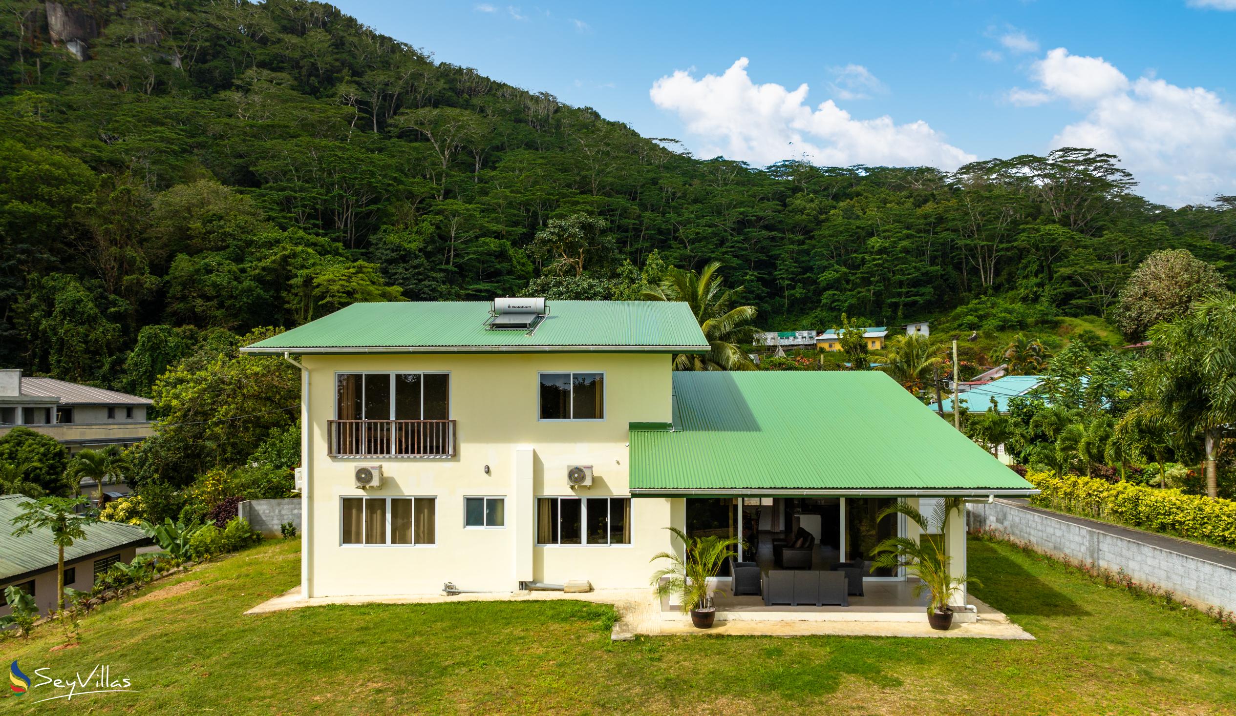 Photo 1: Maison Dora - Outdoor area - Mahé (Seychelles)