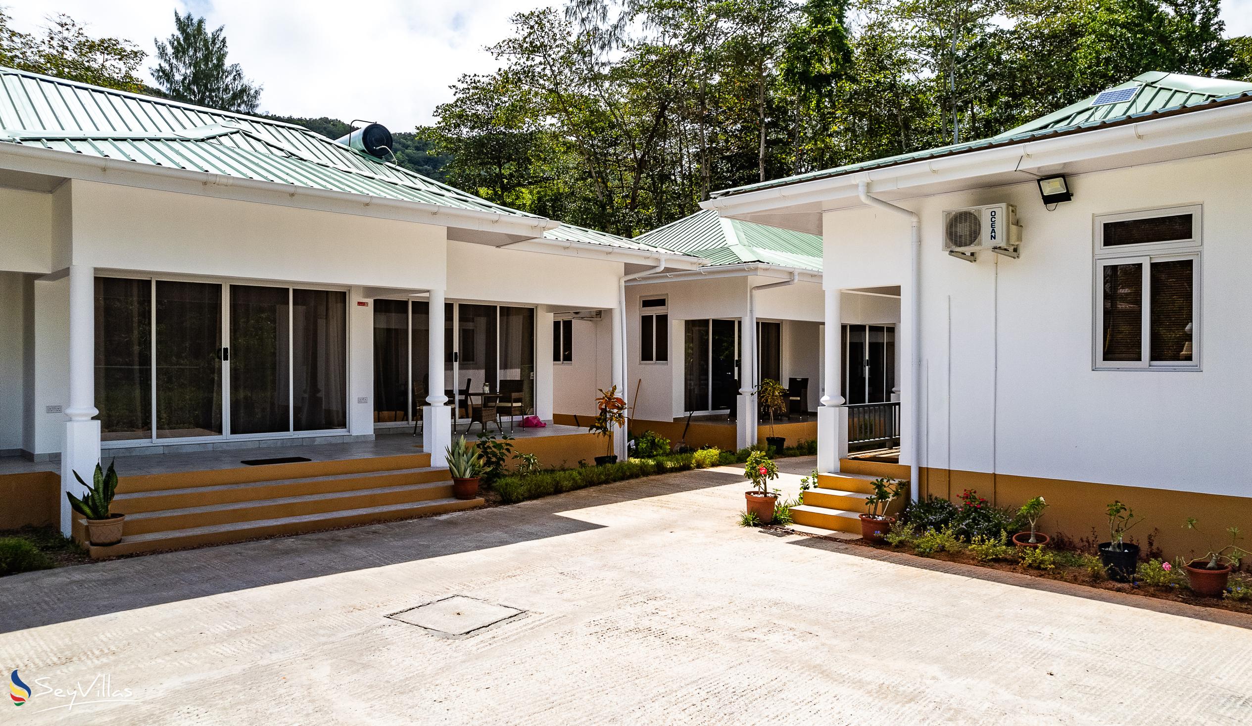 Foto 2: MacMillan's Holiday Villas - Extérieur - Praslin (Seychelles)