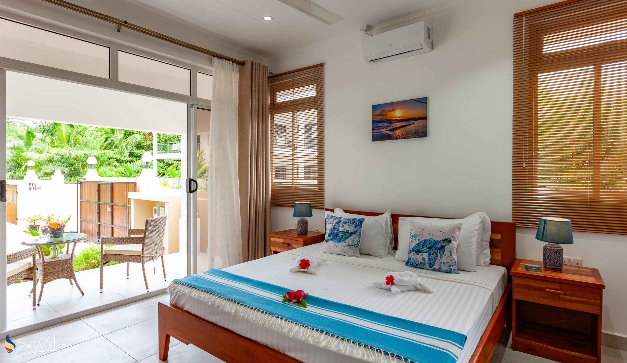 Photo 37: MacMillan's Holiday Villas - 2-Bedroom Chalet - Praslin (Seychelles)