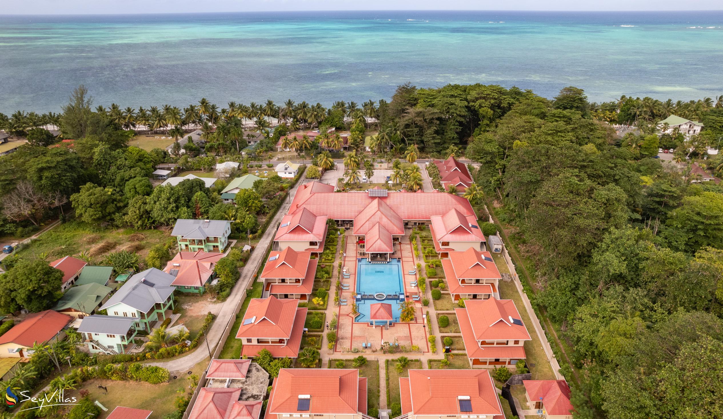 Photo 2: Oasis Hotel, Restaurant & Spa - Outdoor area - Praslin (Seychelles)