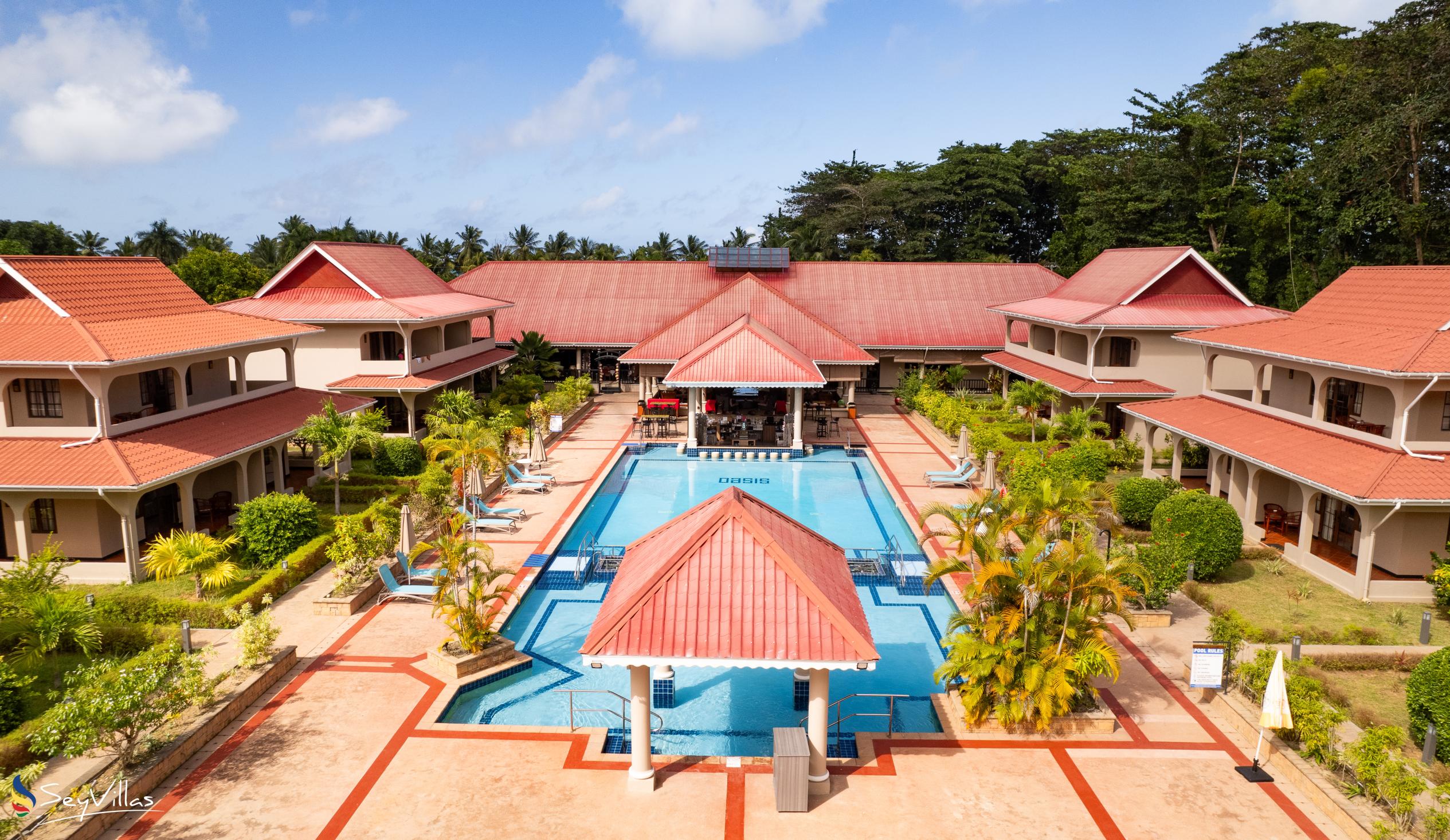Foto 7: Oasis Hotel, Restaurant & Spa - Aussenbereich - Praslin (Seychellen)