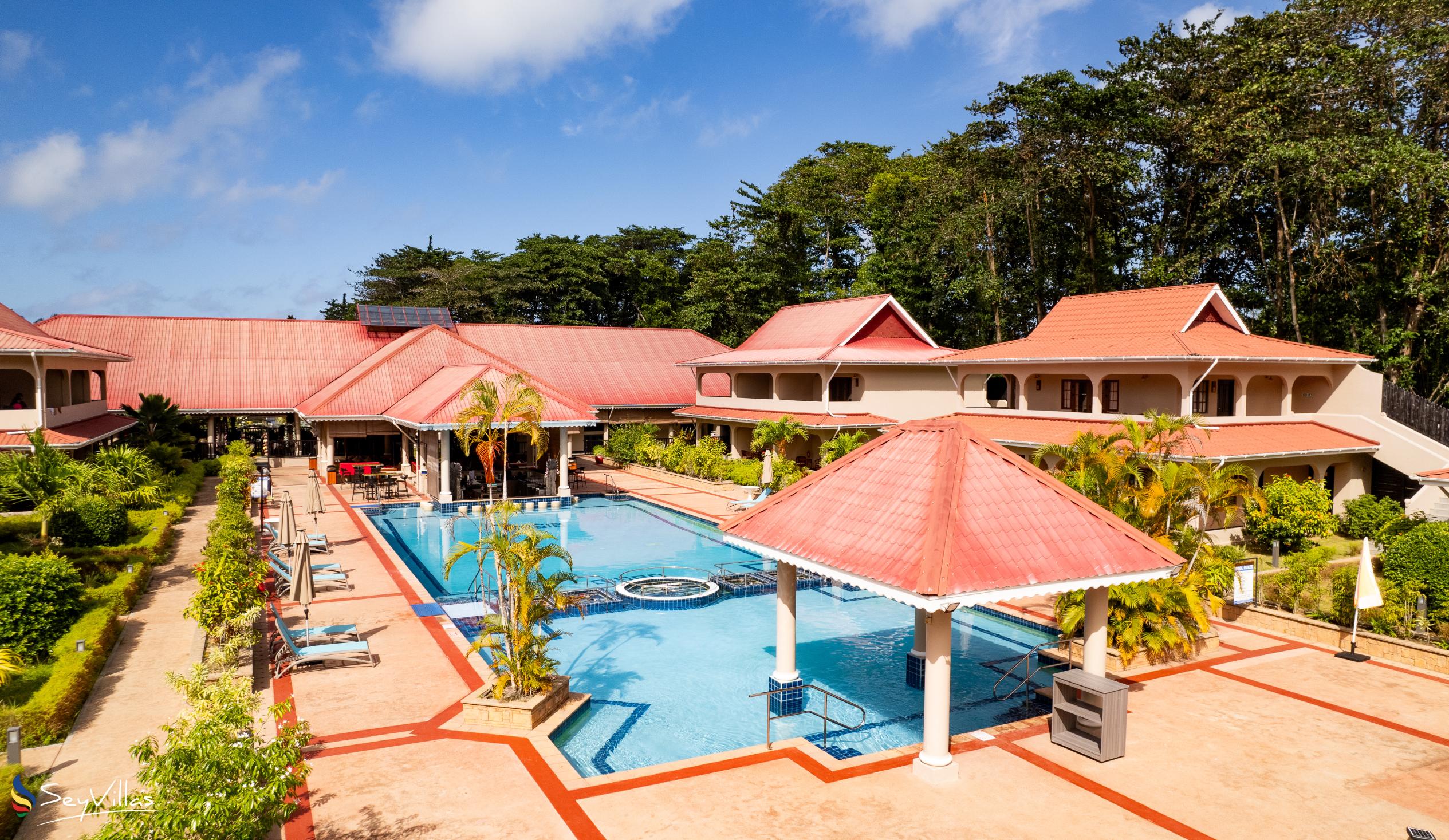 Foto 8: Oasis Hotel, Restaurant & Spa - Aussenbereich - Praslin (Seychellen)