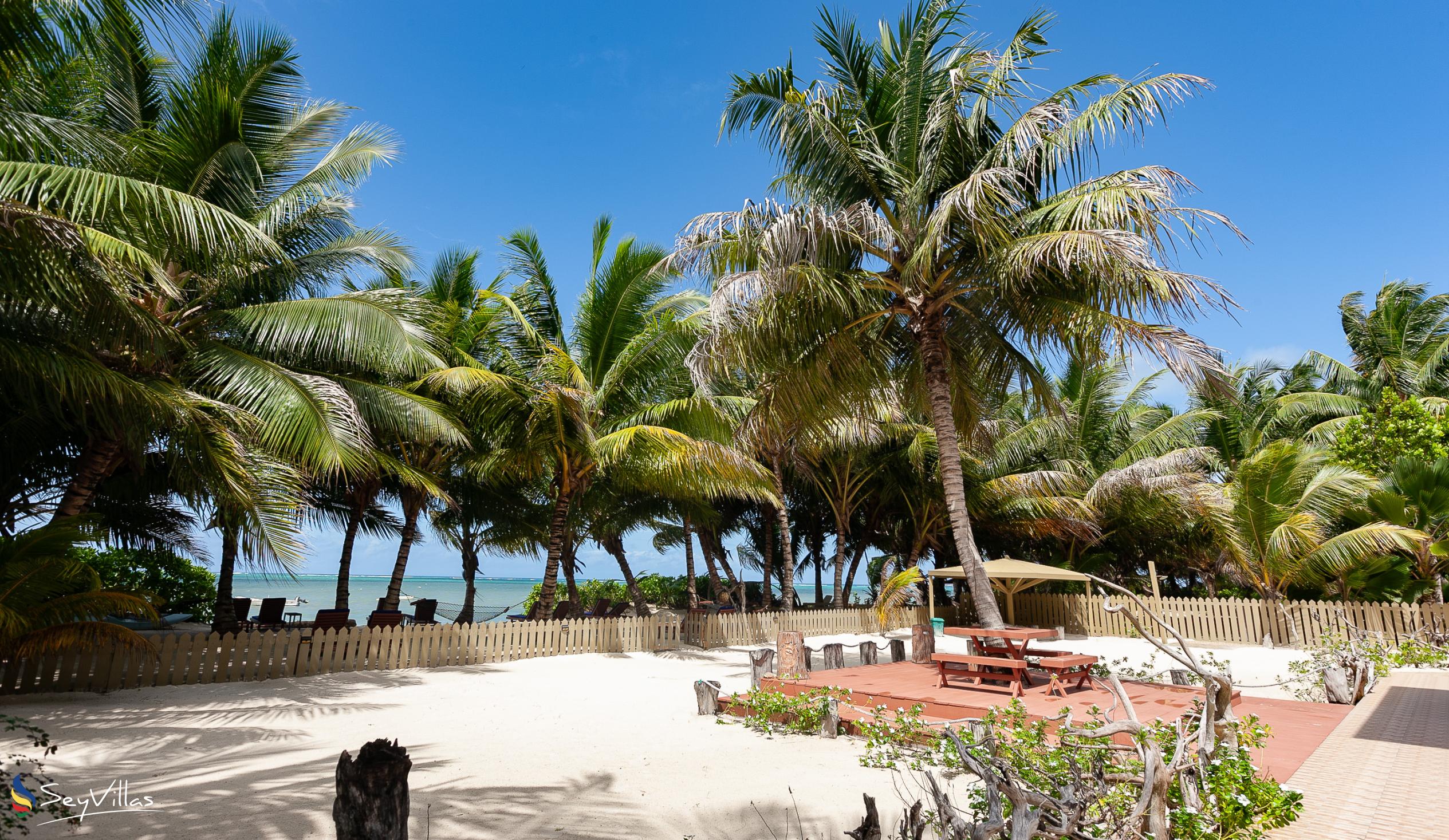 Photo 8: Seashell Beach Villa - Outdoor area - Praslin (Seychelles)
