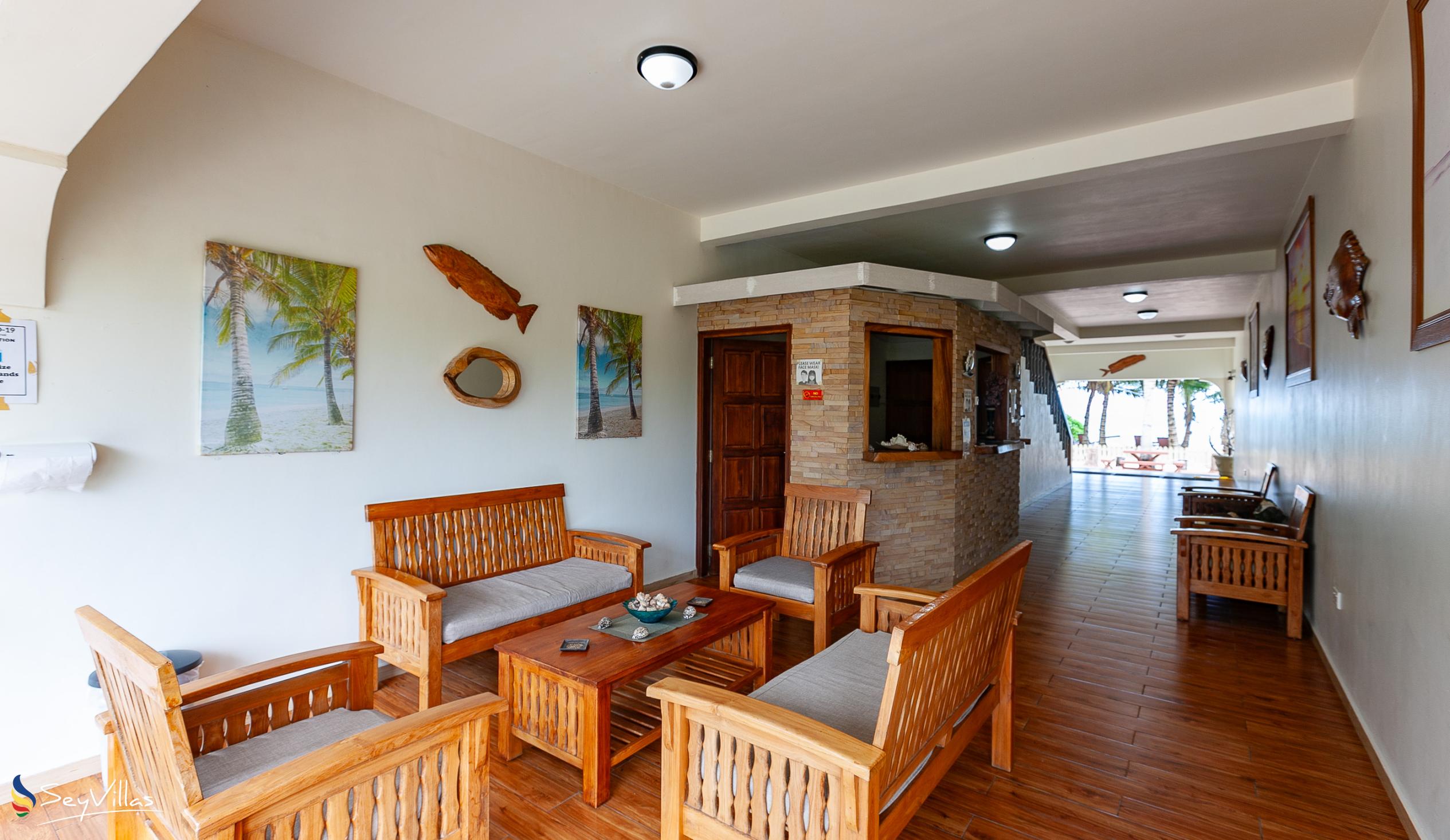 Photo 15: Seashell Beach Villa - Indoor area - Praslin (Seychelles)