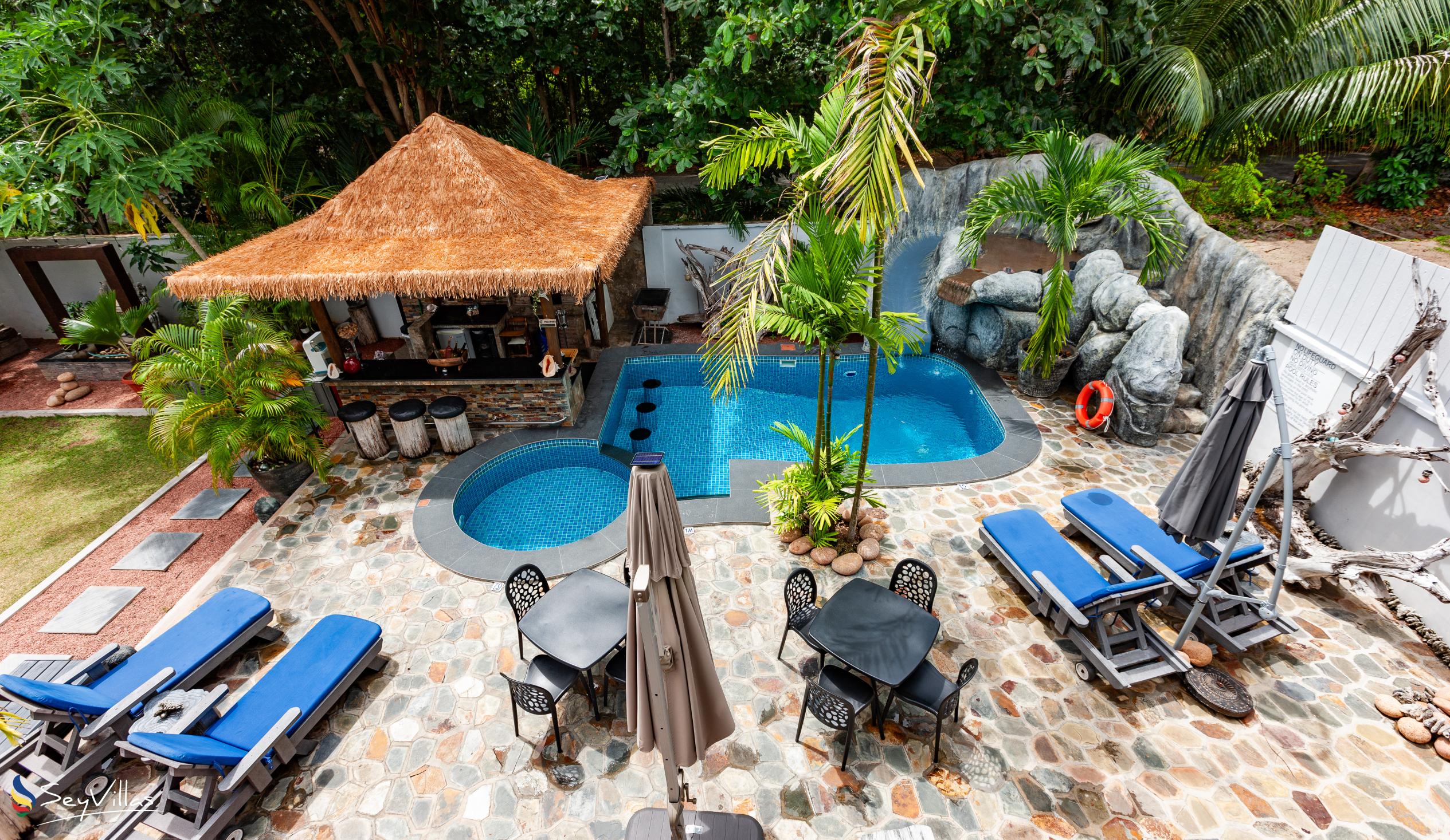 Photo 3: Treasure Villa - Outdoor area - Praslin (Seychelles)
